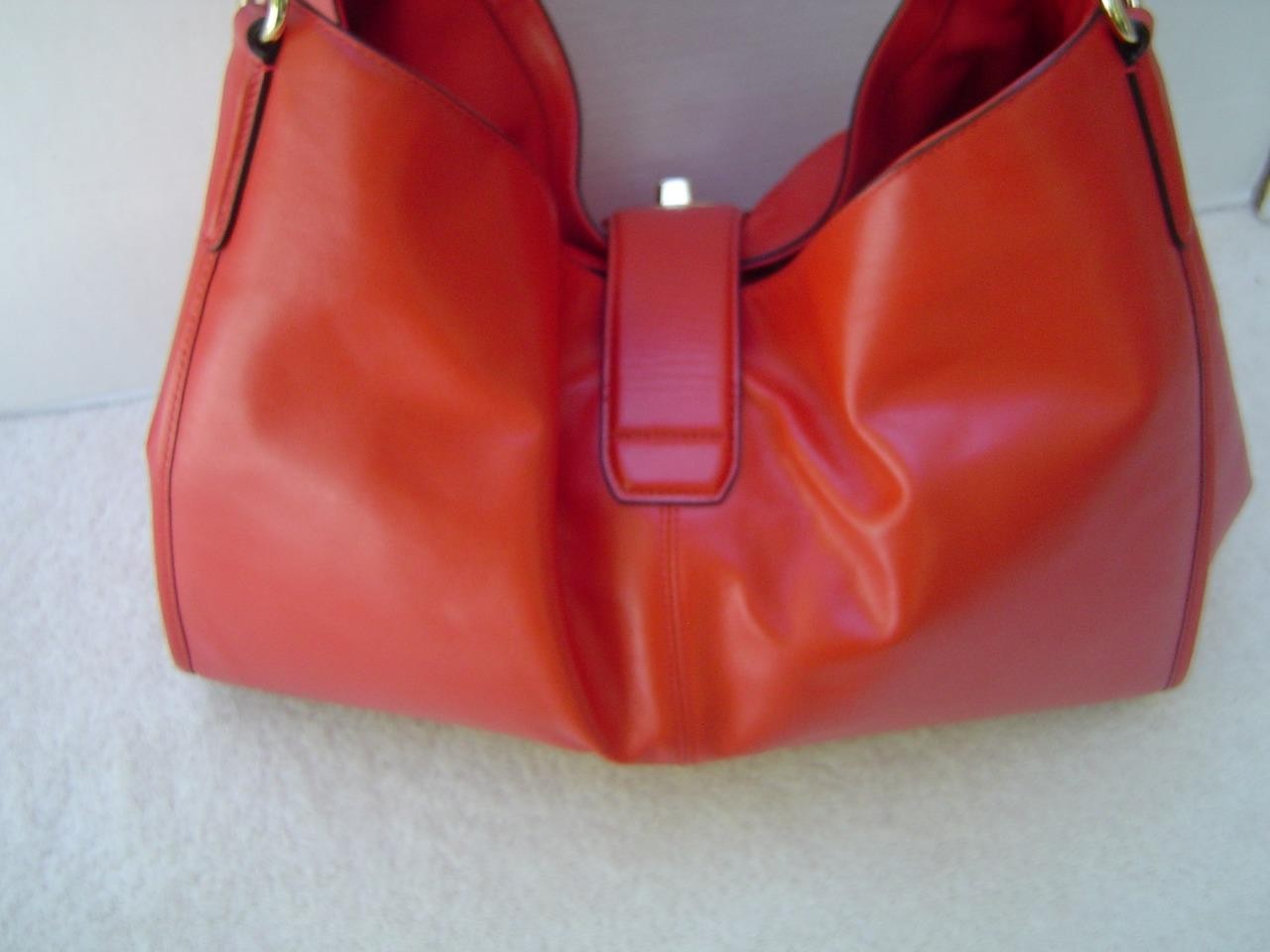AUTHENTIC COACH VERMILLION SMOOTH LEATHER CARLYLE SHOULDER BAG #37637