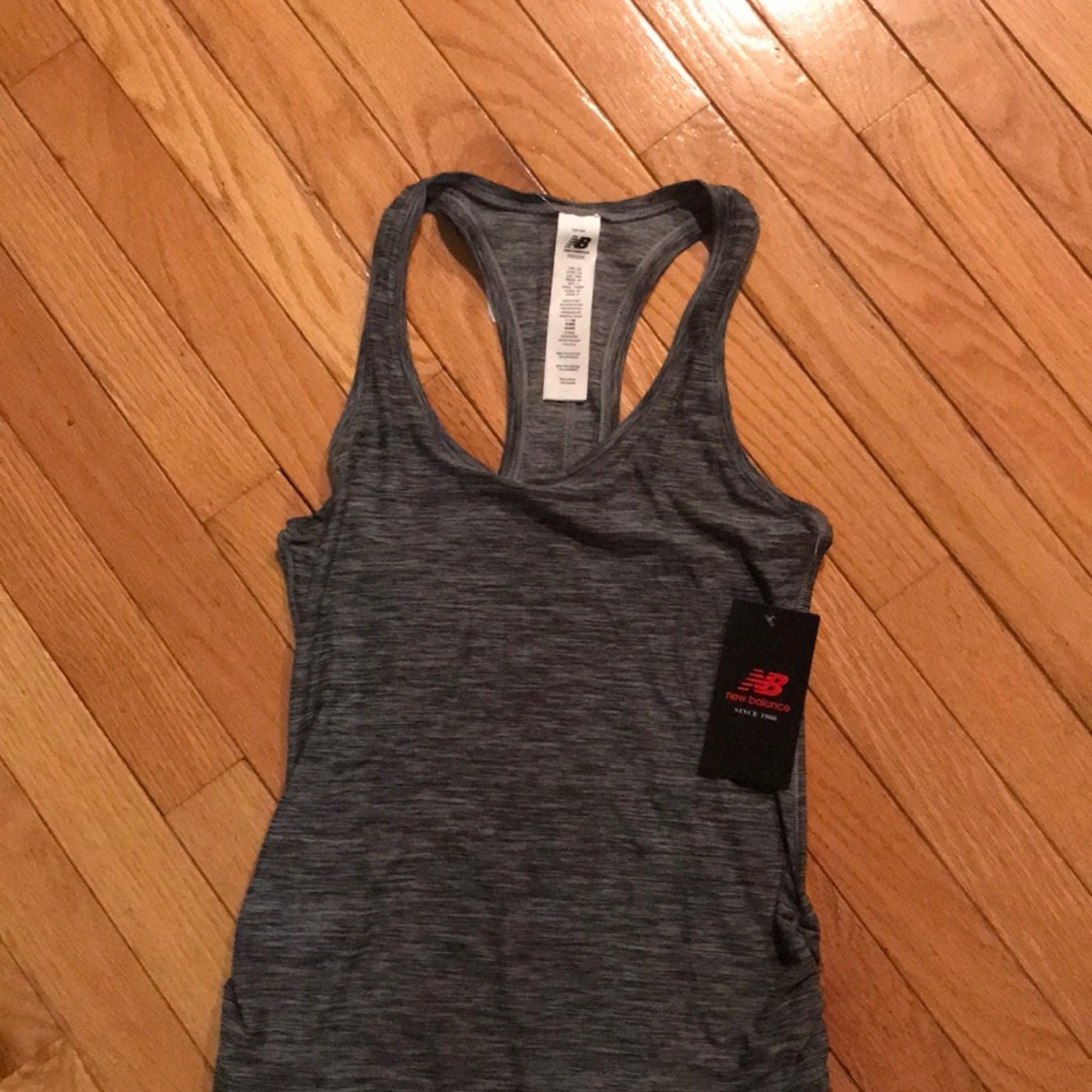 New balance air dry workout tank XS NWT