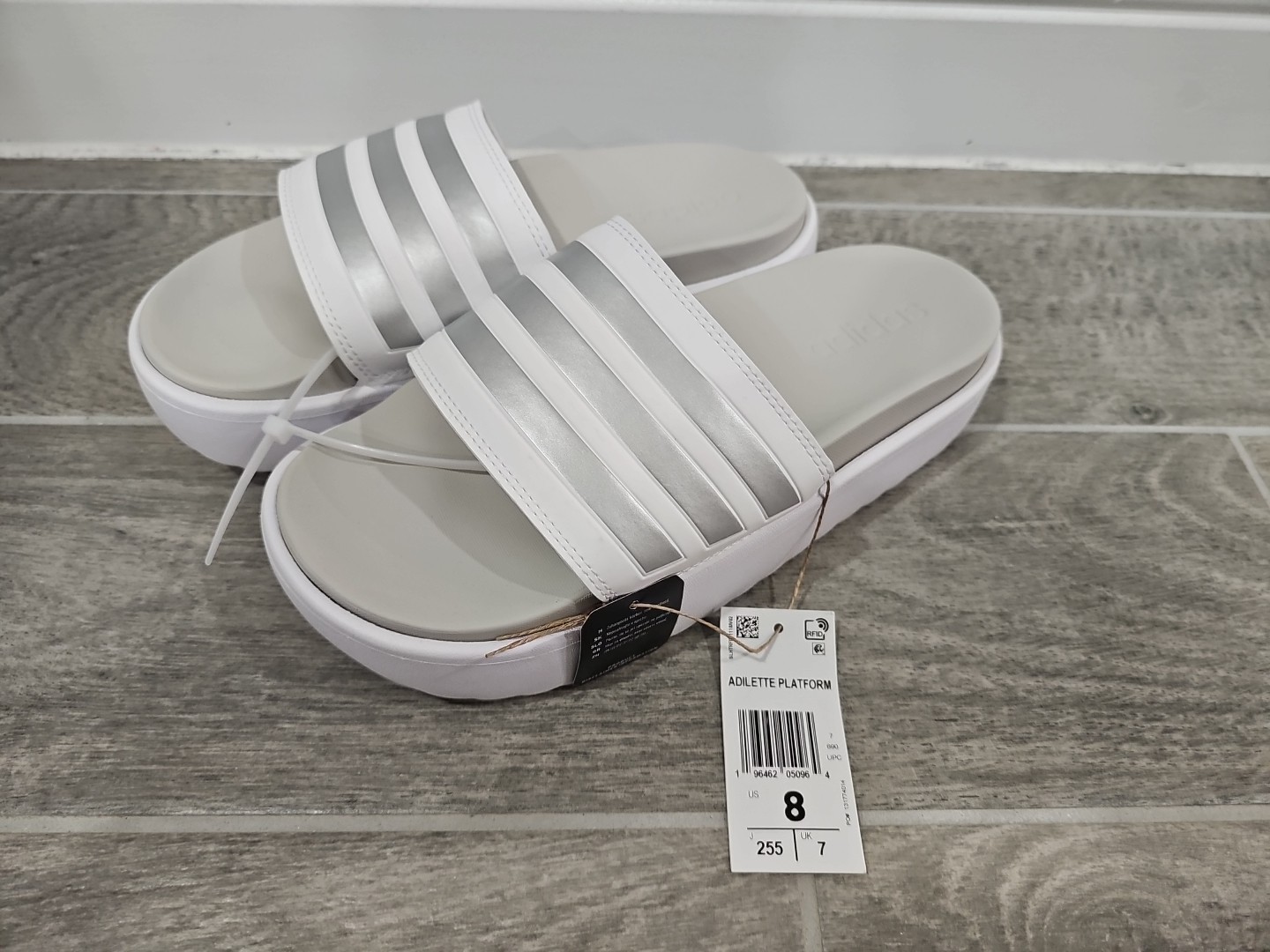 Adidas Adilette Platform Slides Womens Sz 8 White/Silver Athleisure