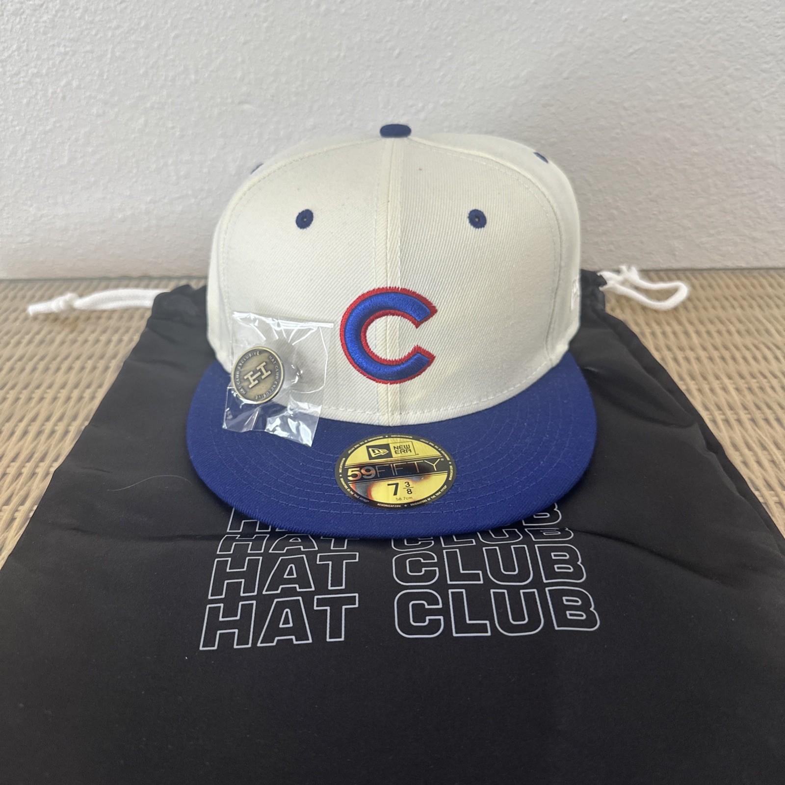New Hat Club Chicago Cubs Ivory Collection 7 3/8 With Hat Club Bag And Pin