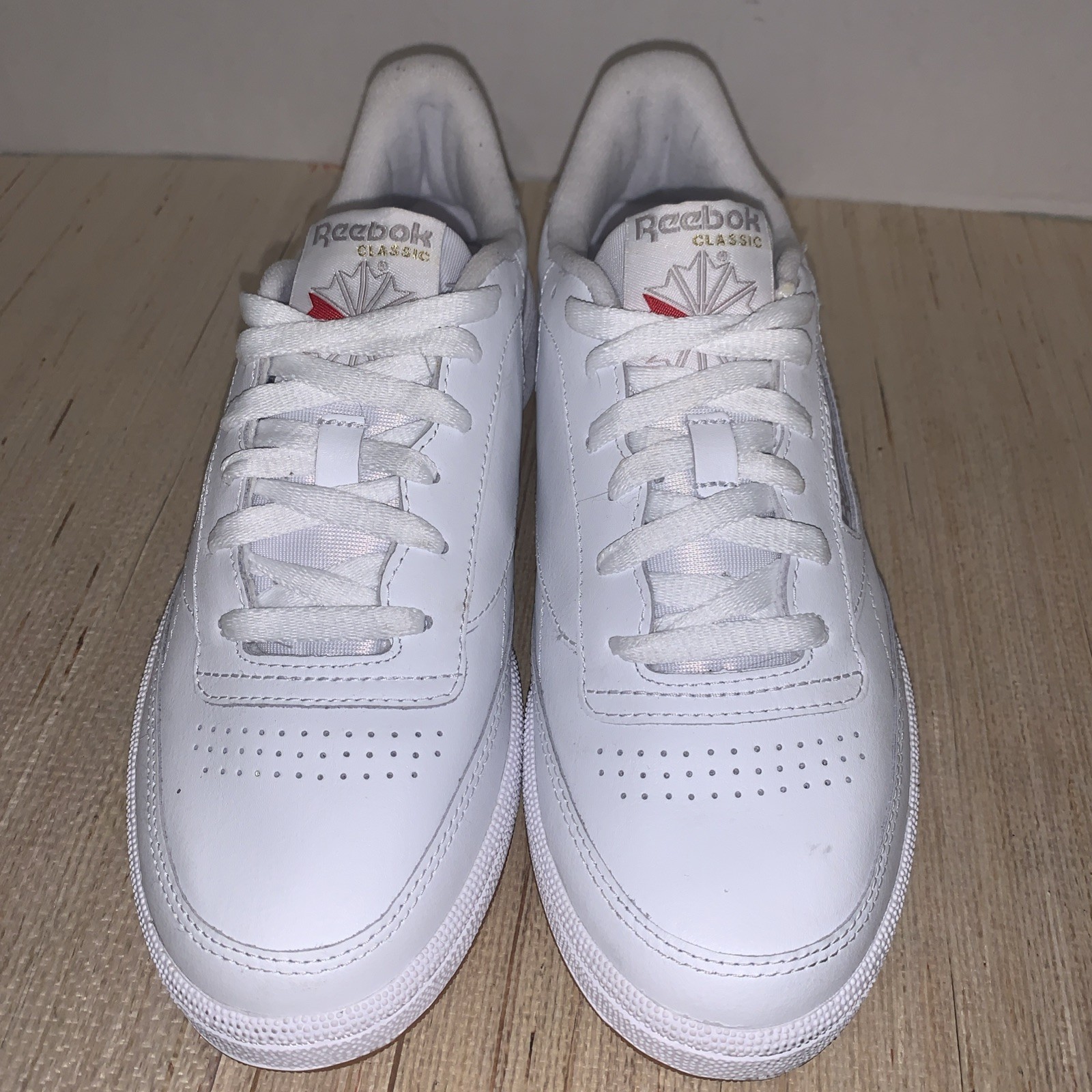 Reebok Women’s 9.5 White Leather Lace Up Low-Top Classic Club C 85 Sneakers Y2k