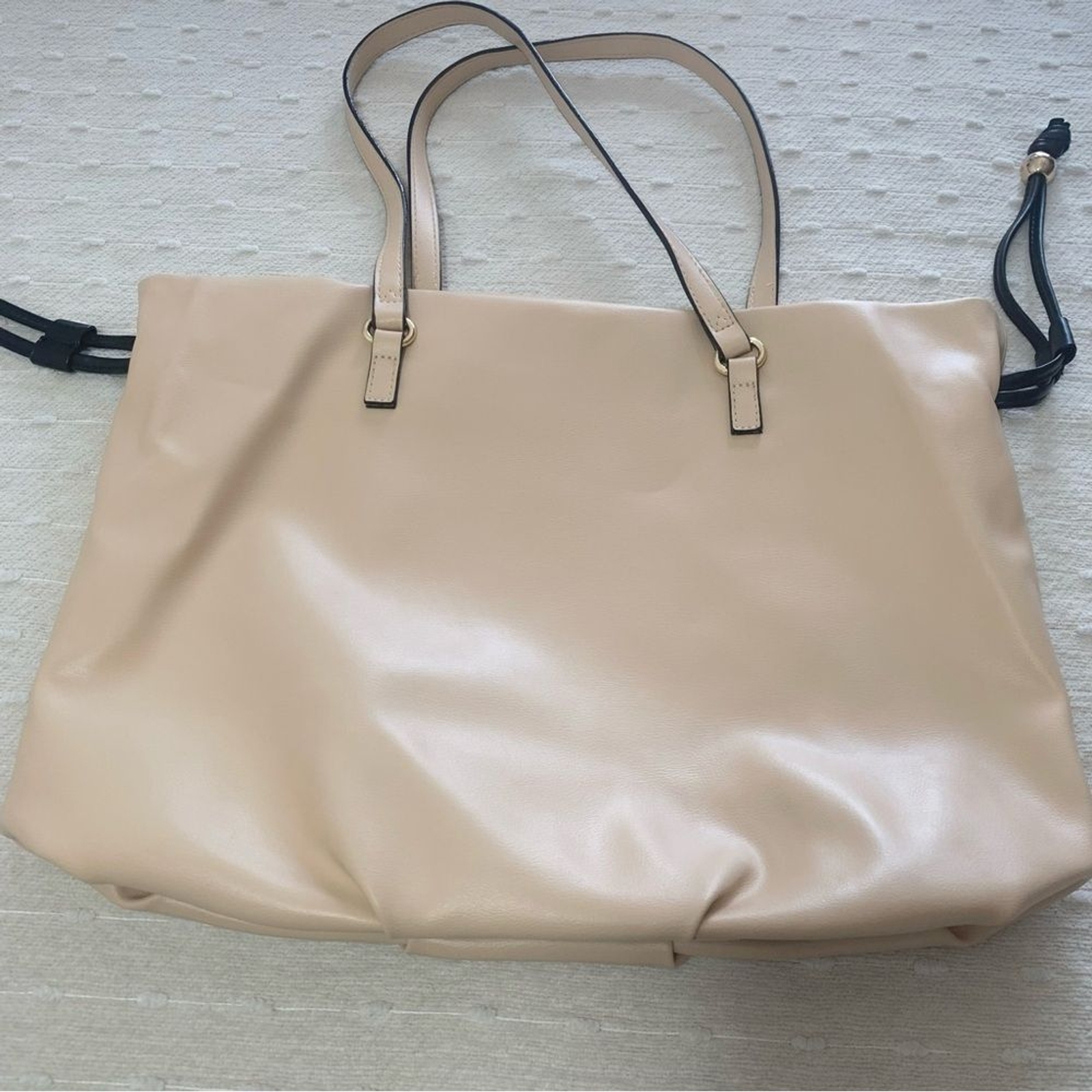 Victoria’s Secret 100% Polyurethane Solid Tan Shoulder Bag One Size