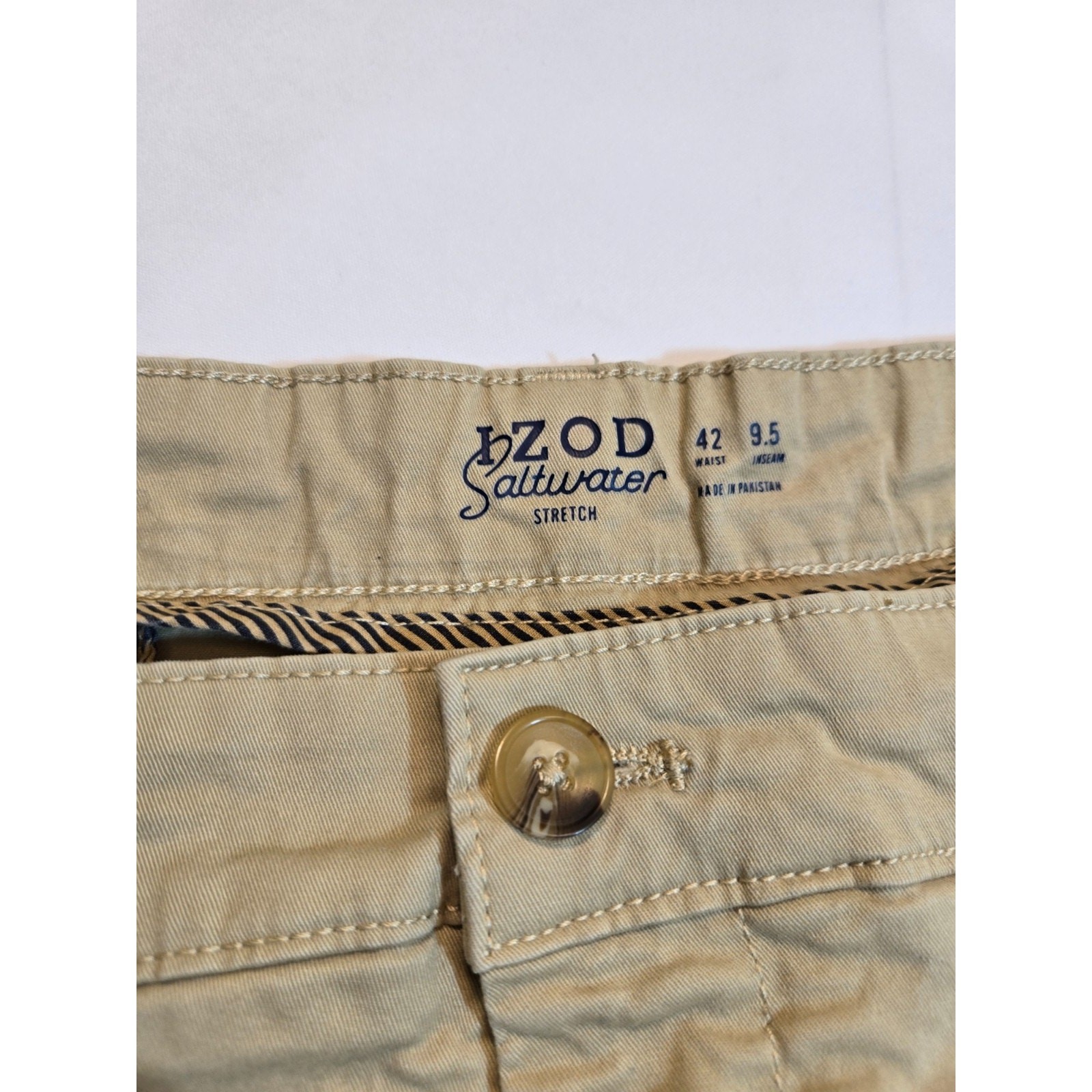 IZOD Saltwater Stretch KhakiChino Short 98C2E Men’s 42 Dad Preppy Coastal Hipstr