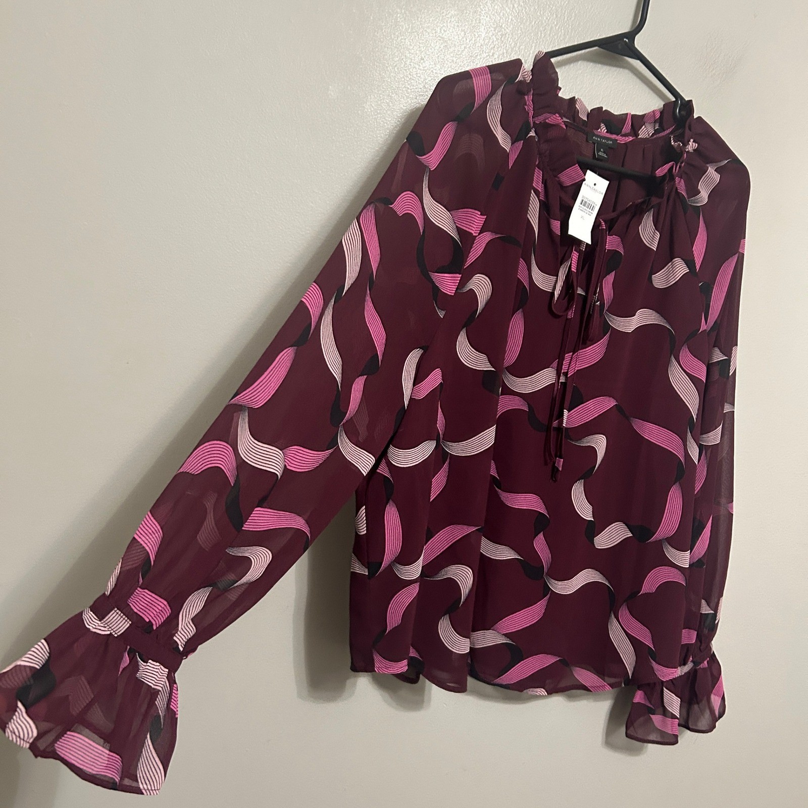 Ann Taylor Blouse Womens XL Burgundy Pink NWT Abstract Ribbon Ruffle Tie Neck