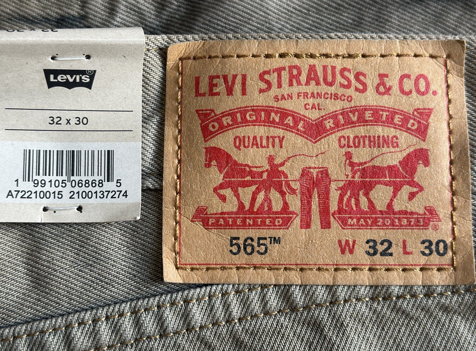 Levi’s Men’s 565 Loose straight Jeans