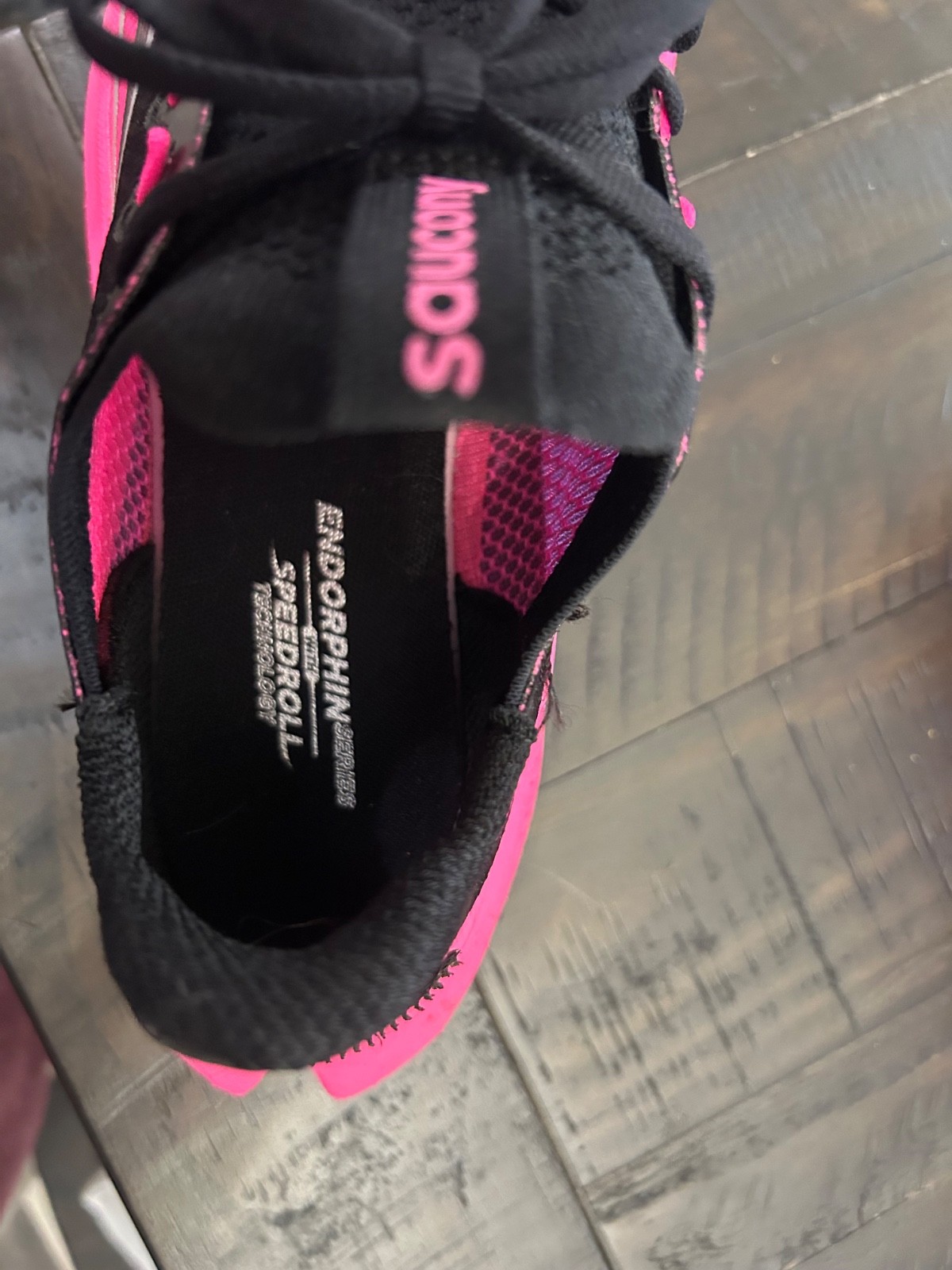 Womens Saucony Endorphin Pro 5 Black and Neon Pink size 7.5