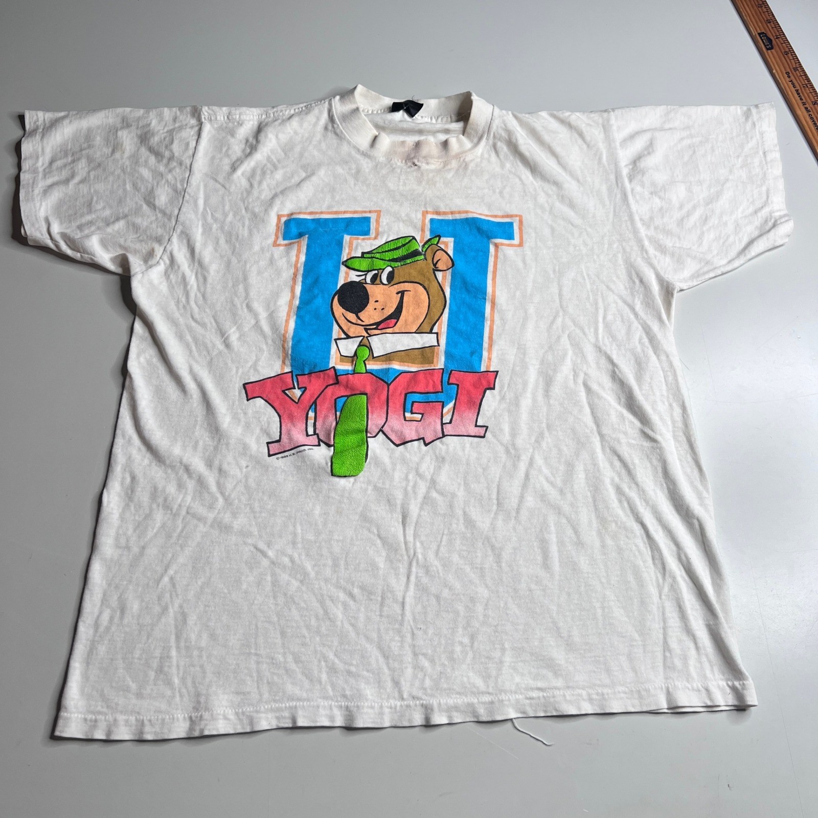 Vintage 1988 Yogi Bear T-Shirt Hanna Barbera 80s White Single Stitch Puff Print