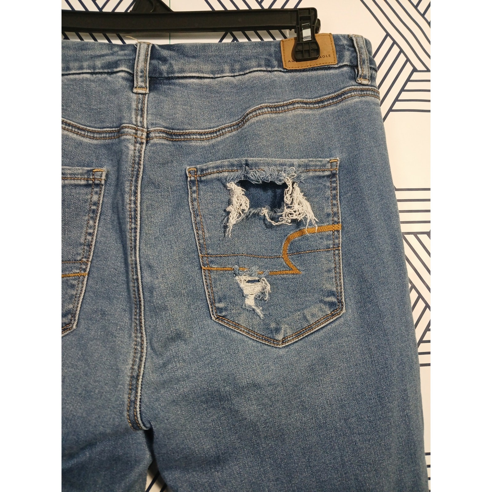 American Eagle Curvy Hi-Rise Jegging Distressed