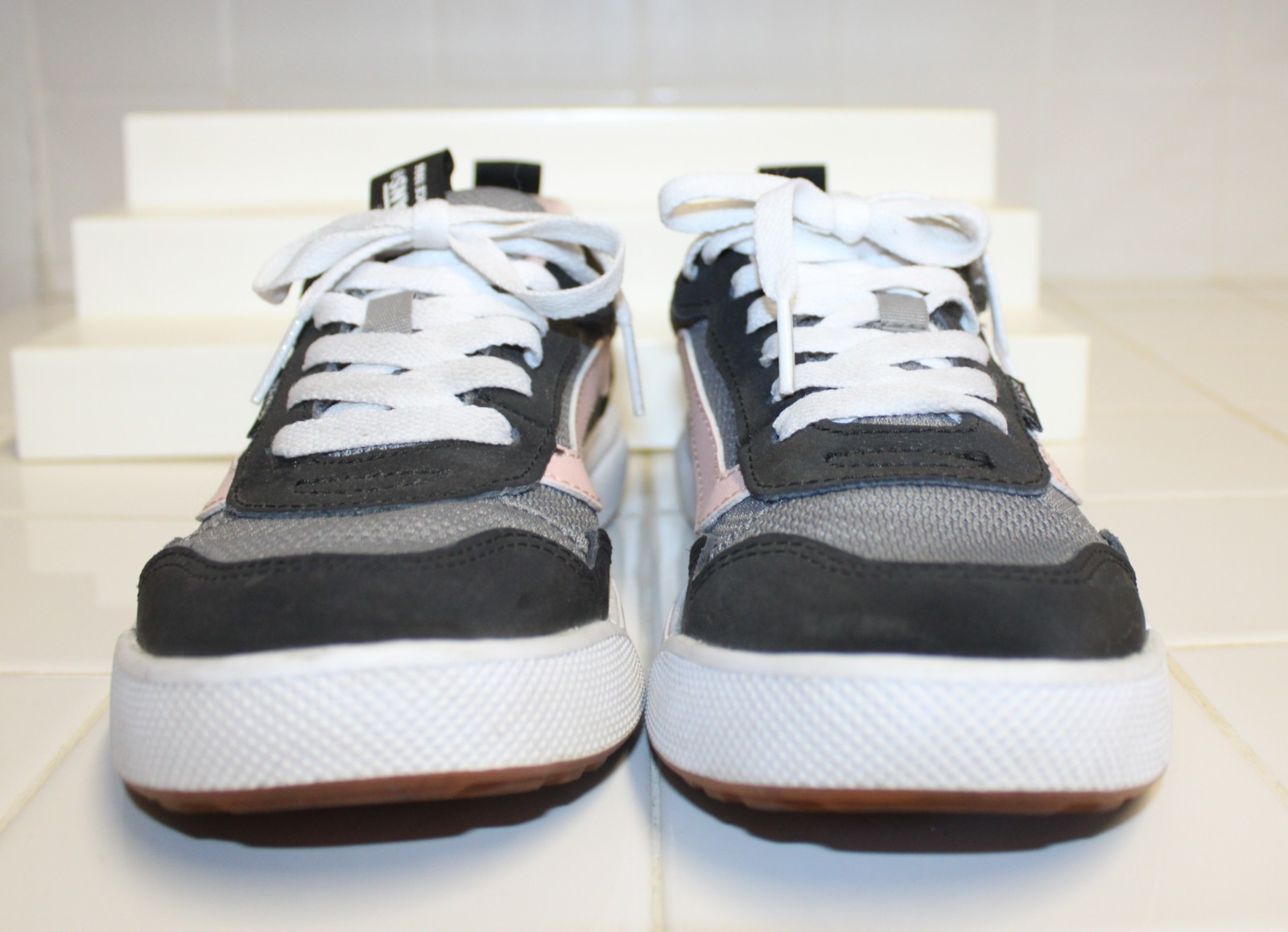 Vans® Off the Wall™ Pink & Gray Women’s Lace-Up Comfort Sneakers – Size 6