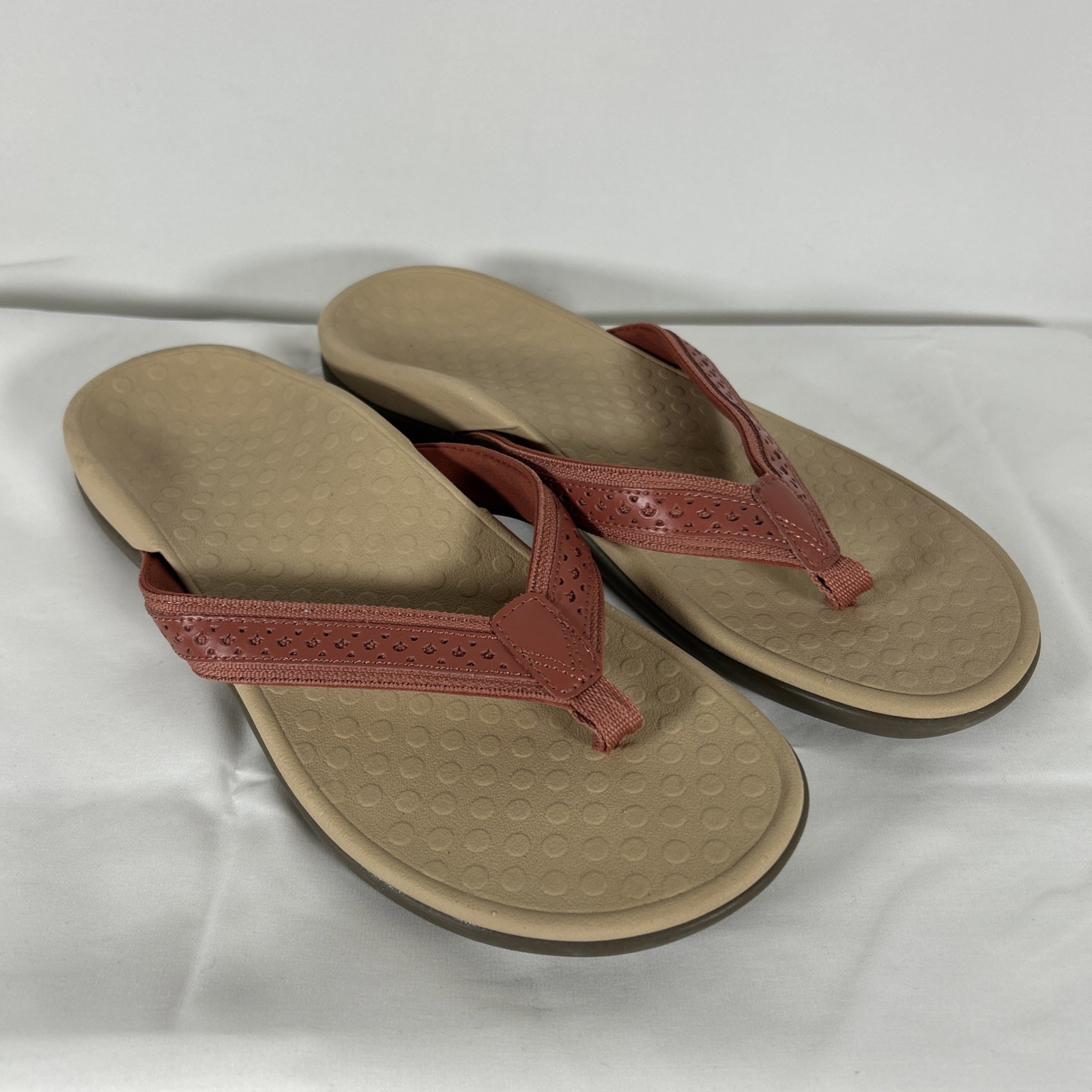 Vionic Womens red tide perfit flip flop sandal size 9US/7UK