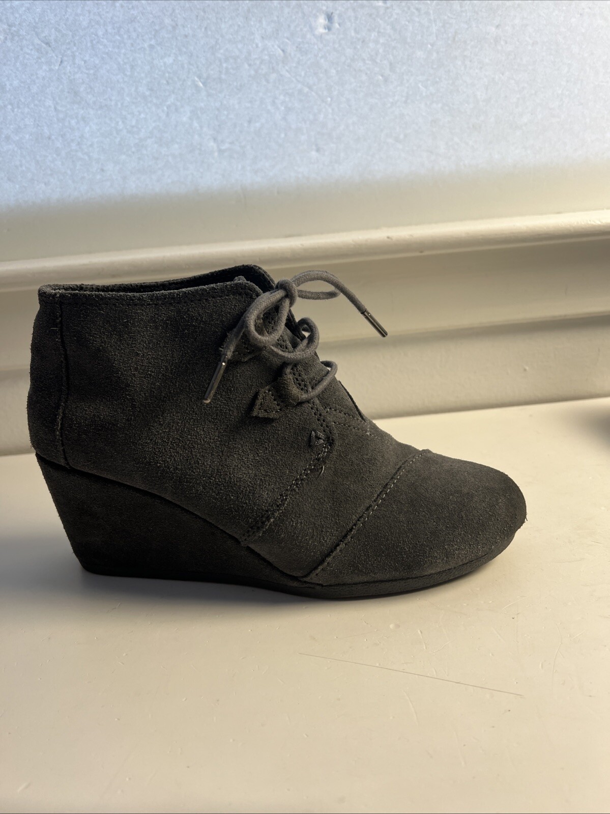 TOMS Forged Iron Grey Suede Women’s Kala Bootie – Women’s Size 8.5 – 10012957