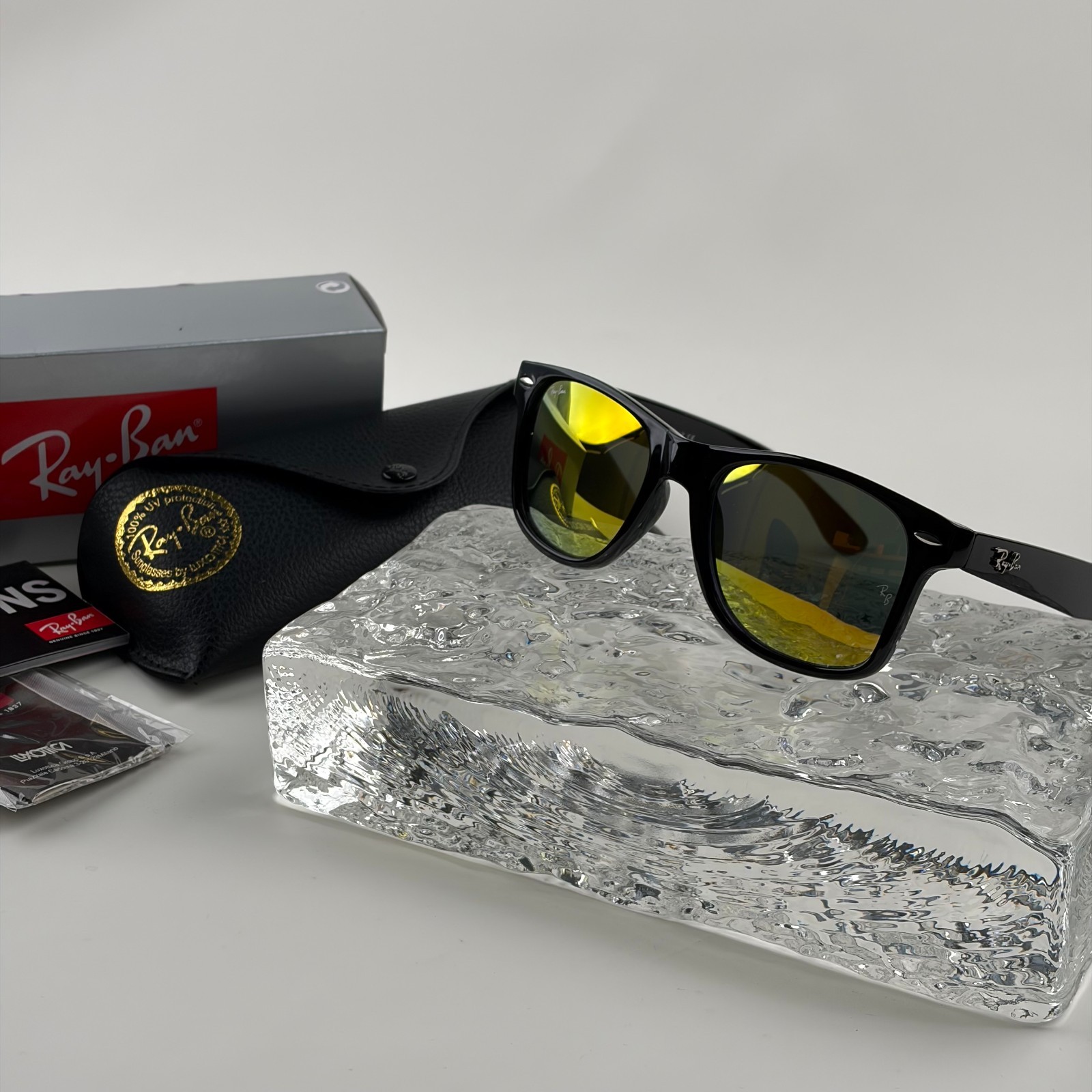 New In Box – Ray-Ban Polarized RB2140 Black Green Sunglasses Full Set