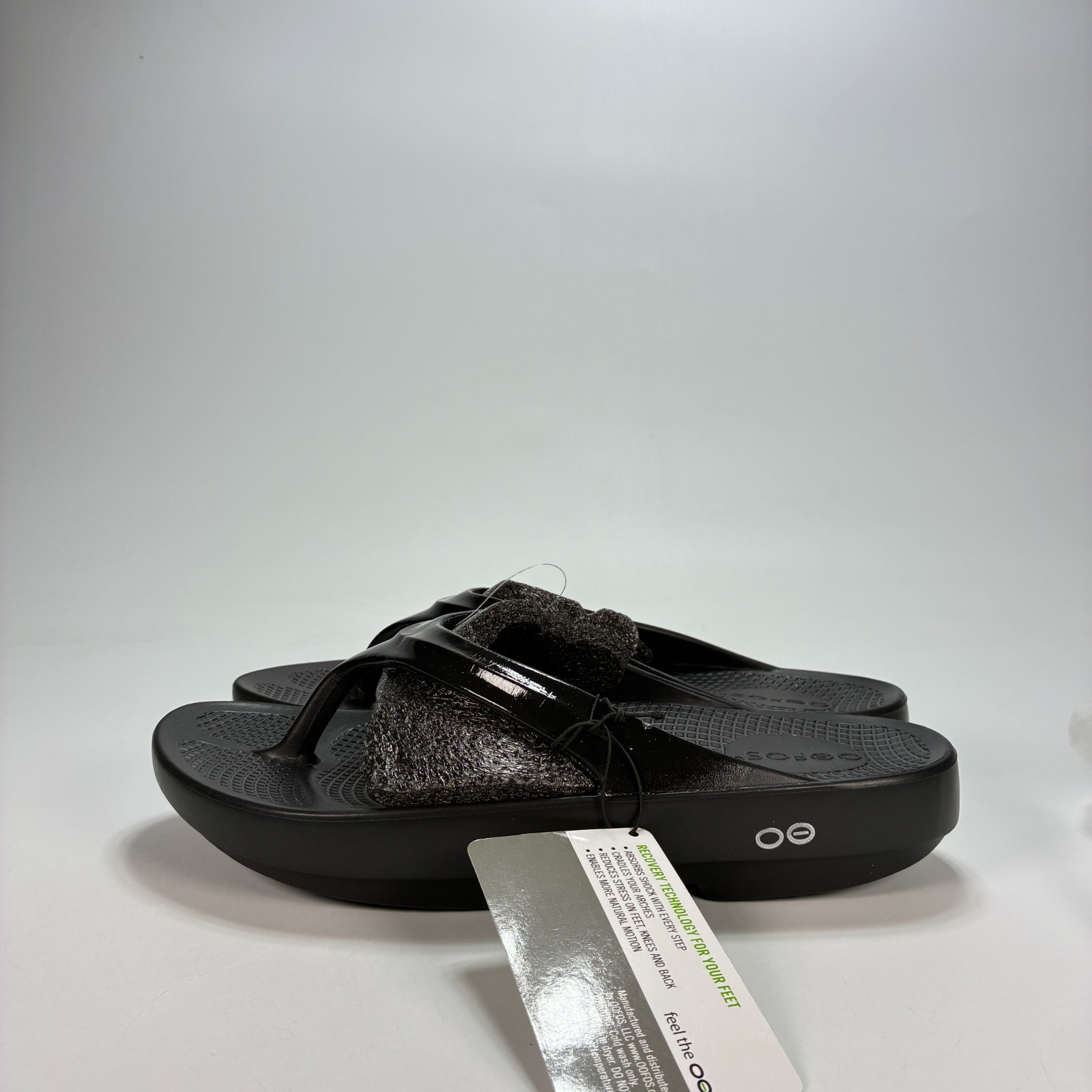 OOFOS OOlala Black Glossy Comfort Recovery Slide Thong Sandals Women’s Size 10