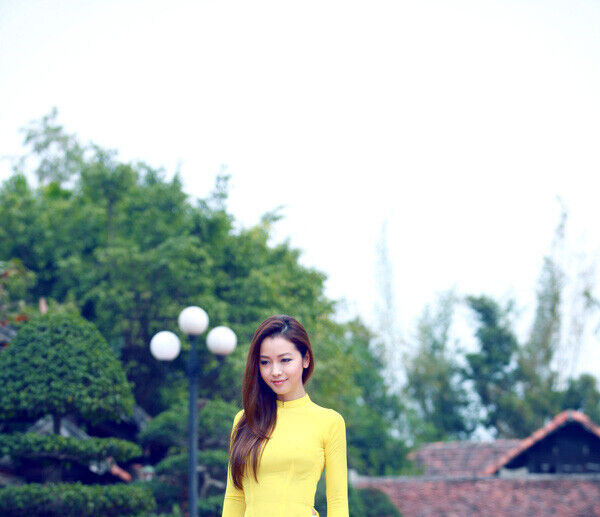 Ao Dai Lụa Chiffon Vàng XL Đính Kết Đá Pha Lê , Ngực 94 cm, Eo 82 cm (Áo only)
