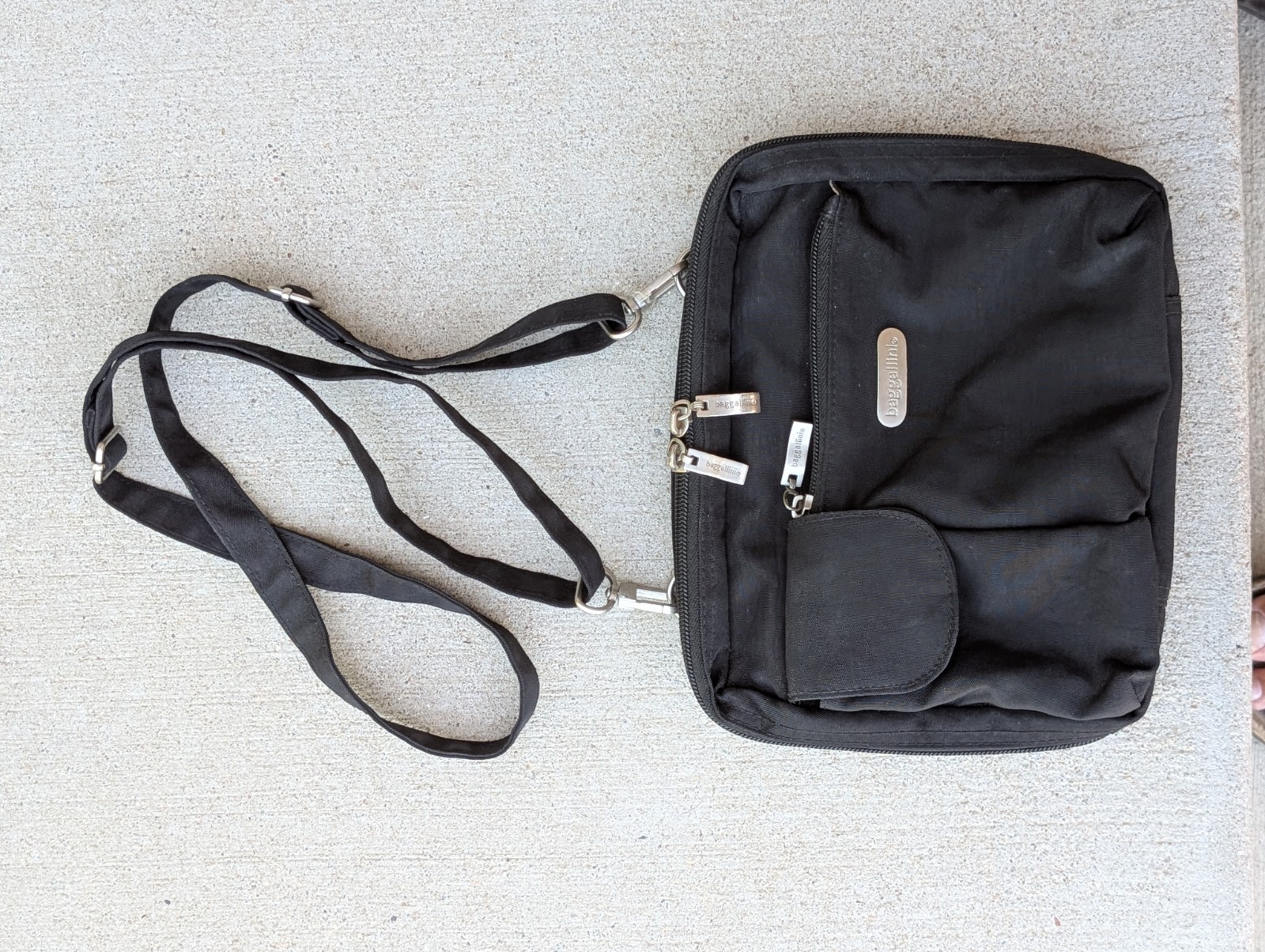 Baggallini 3-in-1 Black Nylon Crossbody Belt Bag Travel Organizer Wallet Purse
