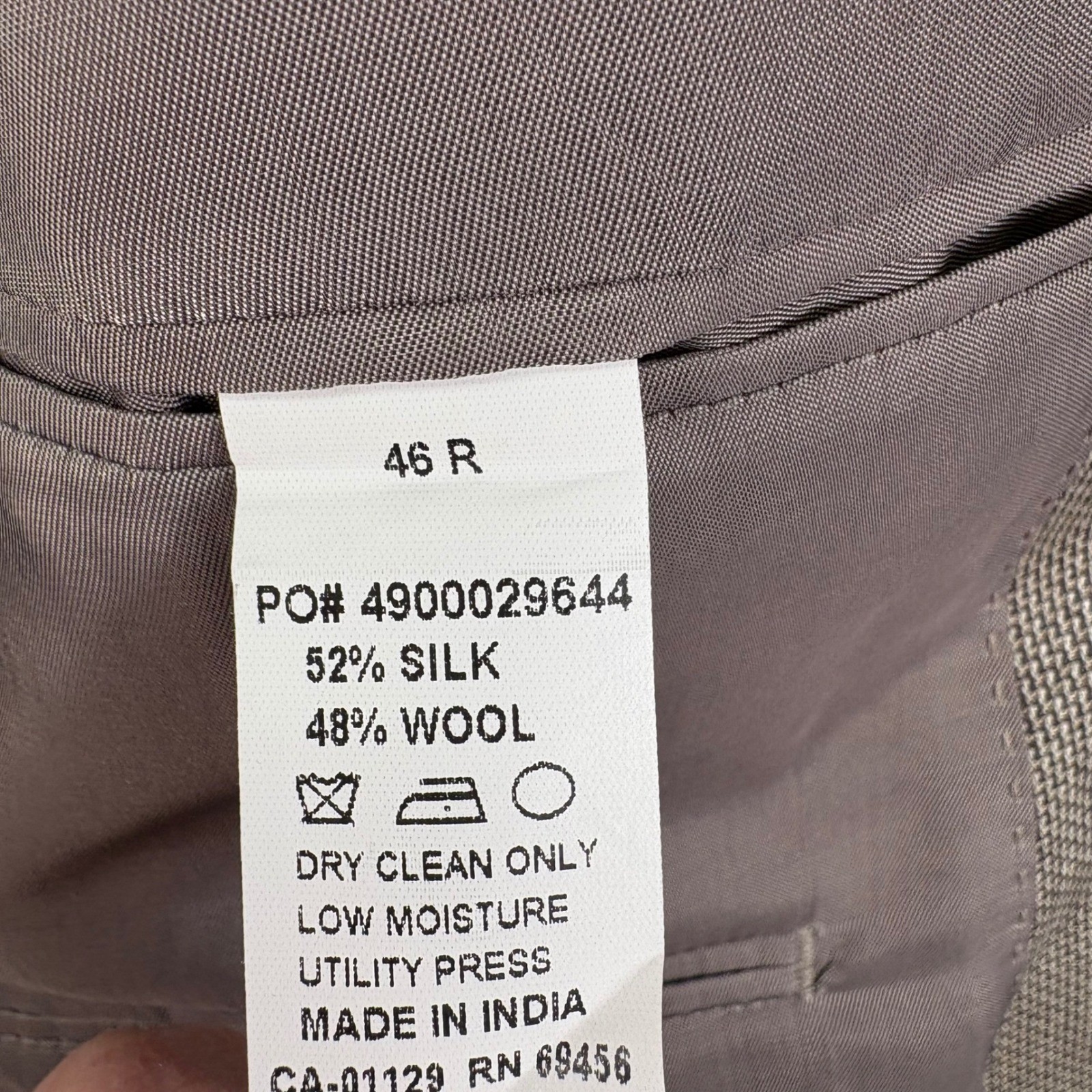 Calvin Klein Mens 46R Grey Silk Wool Blend 2 Button Blazer Sport Coat Jacket