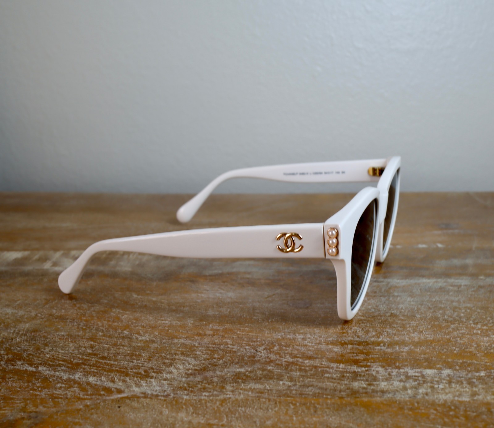 CHANEL 5482H Urban Vintage Square Pearl Sunglasses 54mm White/Gray Lens 100% UV