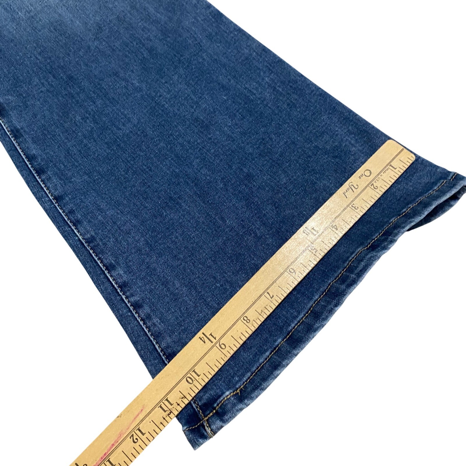 BCBGeneration High Rise Curvy Flare Jeans Blue Arrived Wash 13/31 BG24574WW03