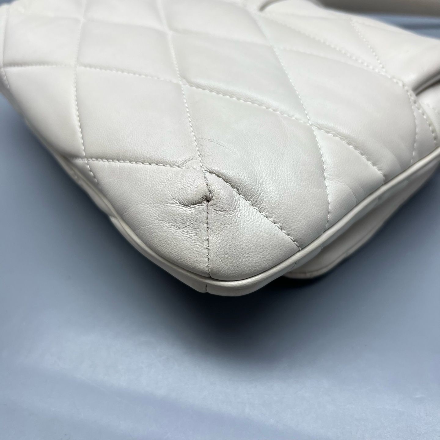 Saint Laurent Puffer Hobo Shoulder Bag White Leather GHW Adjustable Strap Auth