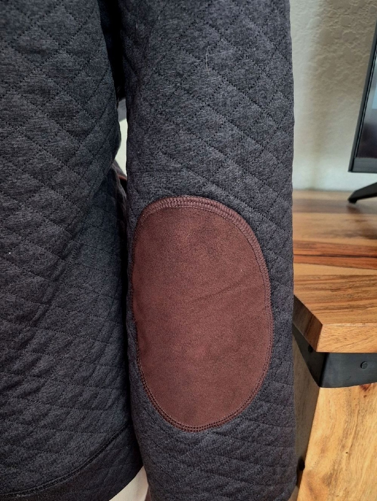 Cremieux Classics, Gray Quilted Jacket With Brown Elbow Patch