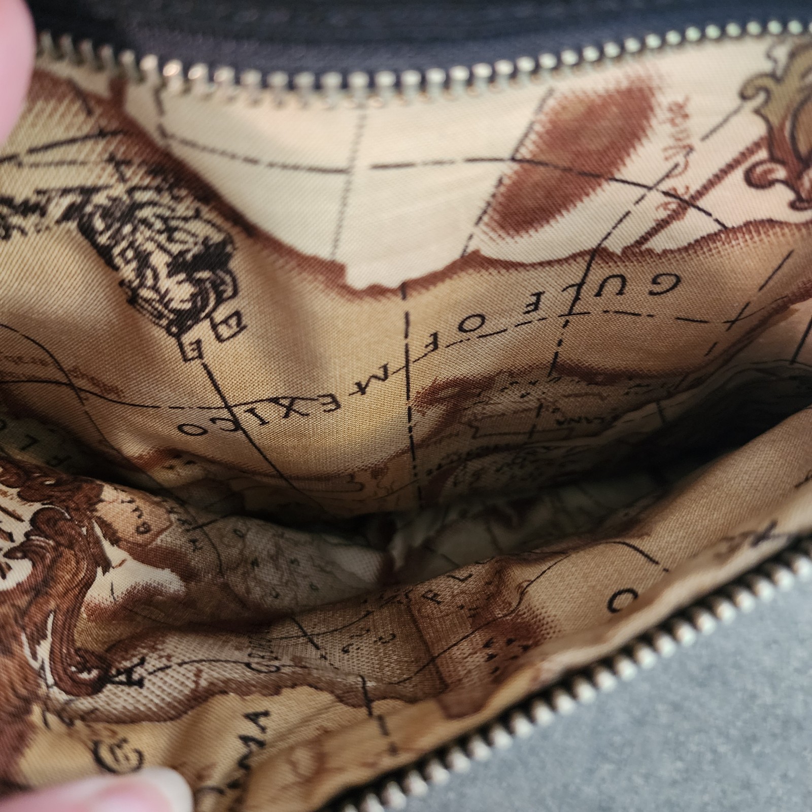 Fossil Voyages Black Crossbody Or Shoulder Purse. Pockets Inside.