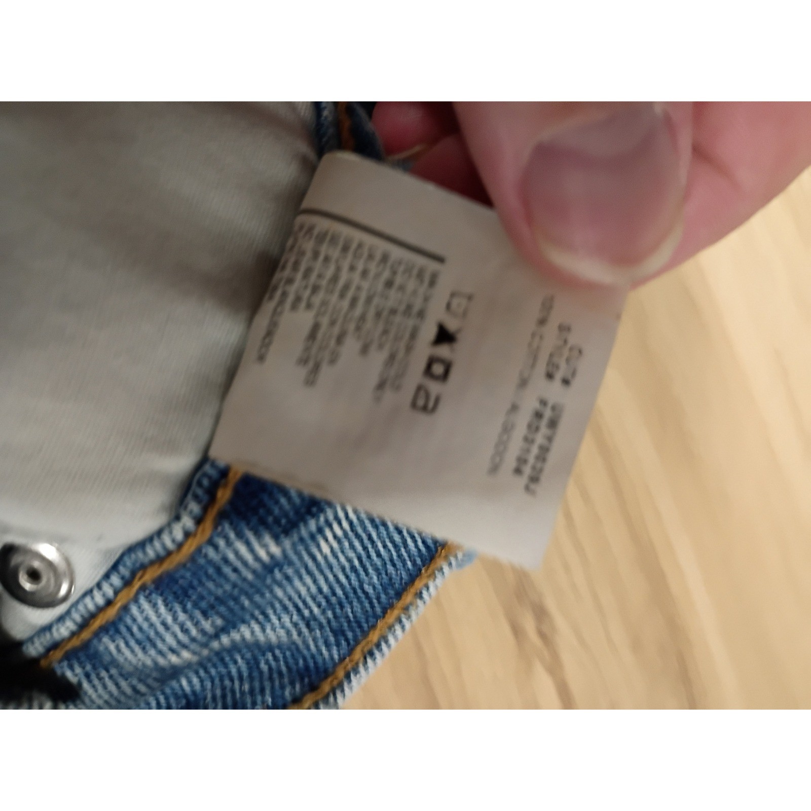 First Row Relaxed Flare Distressed Jeans Light Wash USA Flag Size 34 NWT