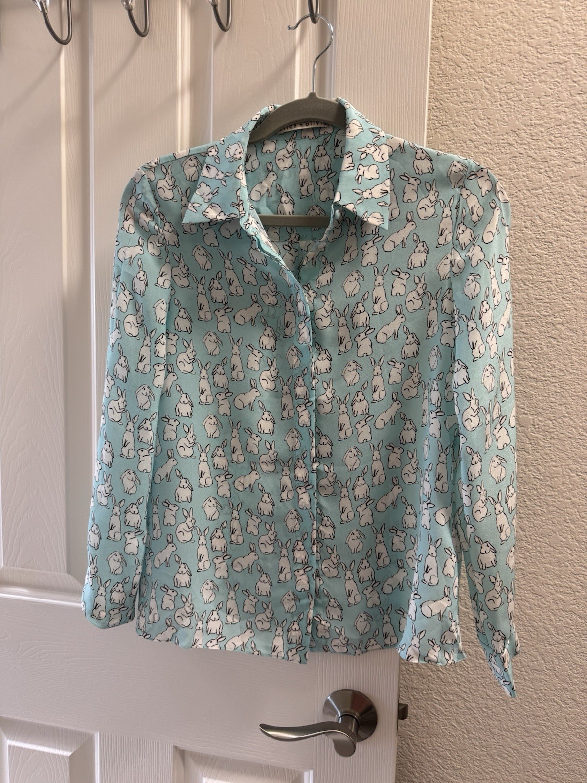 alice + olivia Green & White bunny Animal Print Collared Button-Up Shirt XS
