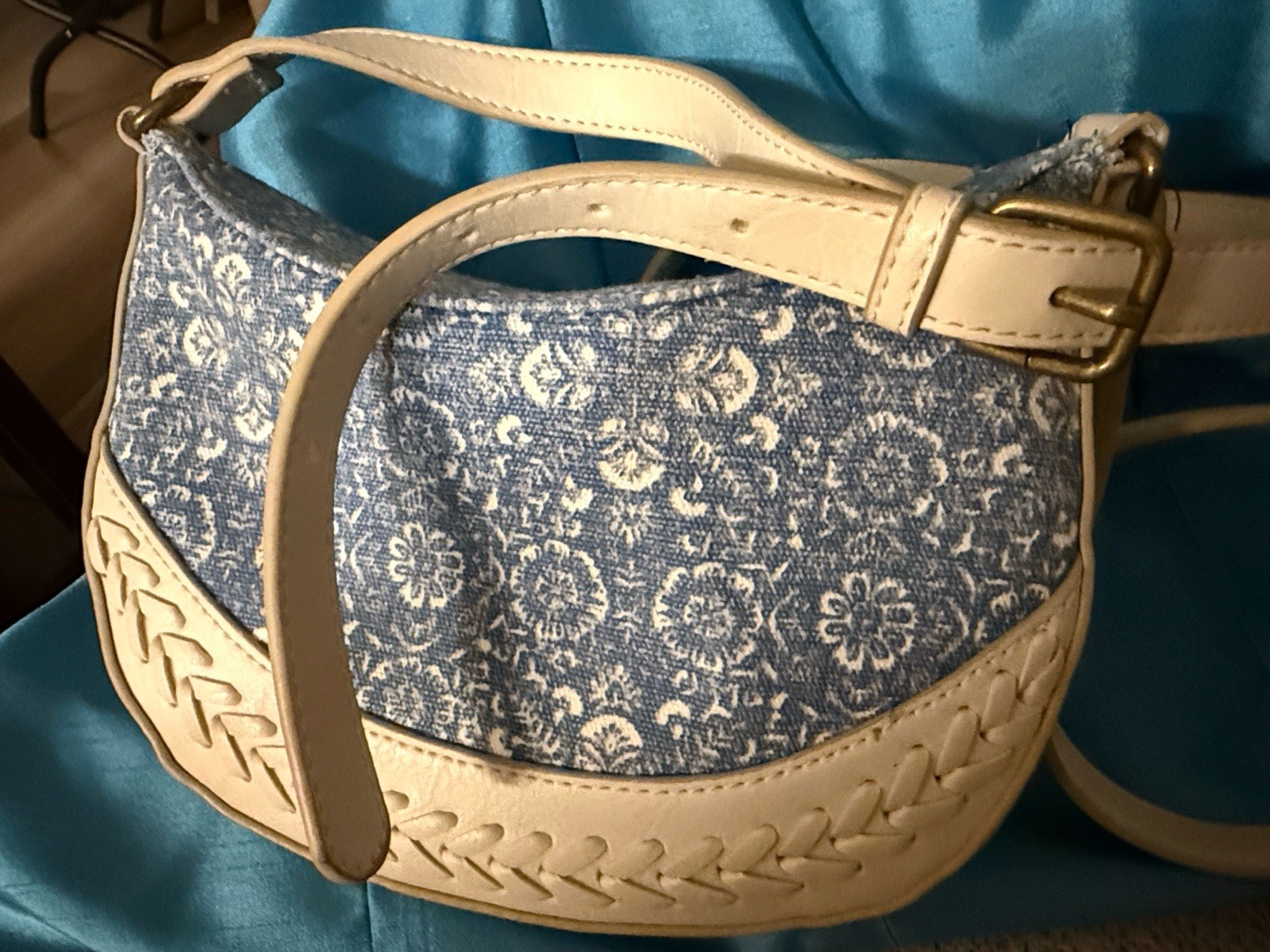 The Pioneer Woman Women’s Blue Beige Floral Crescent Crossbody Zip Adjustable