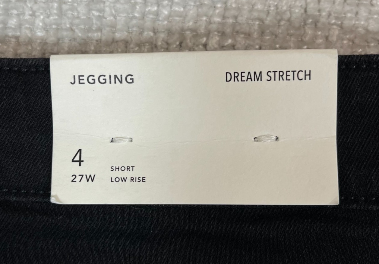 NWT American Eagle Jeggings Women’s Size 4S Black Next Level Stretch Destroyed