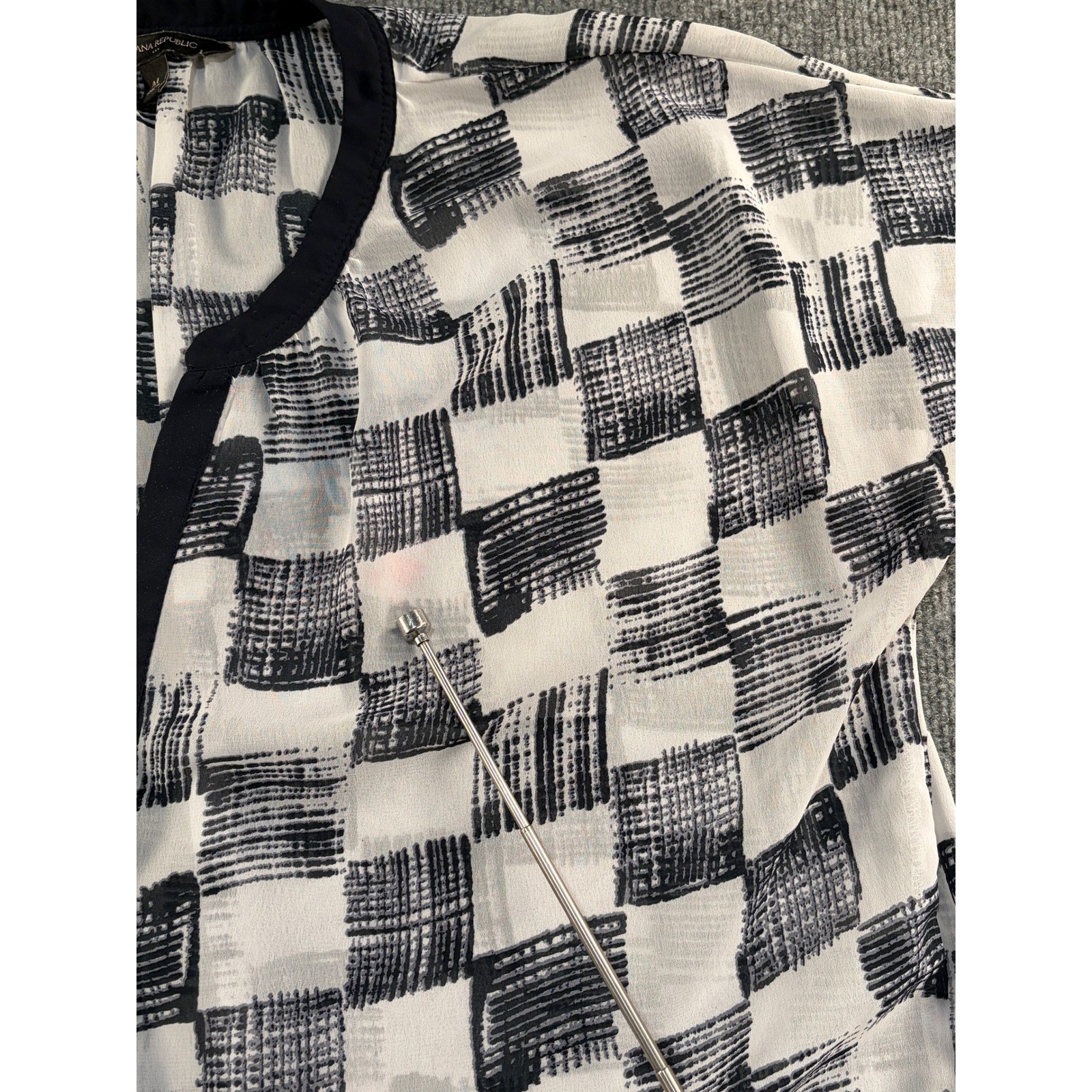 Banana Republic Womens Medium Black White Abstract Checkered Chiffon Blouse Top