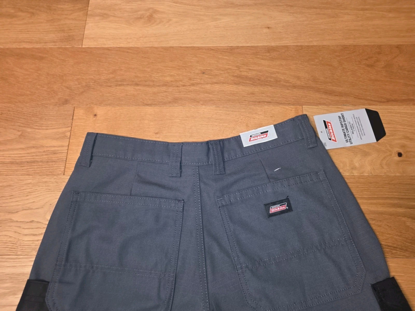 NWT Genuine Dickies Ultimate Ripstop Cargo Shorts Men’s Size 30 Gray Relaxed Fit