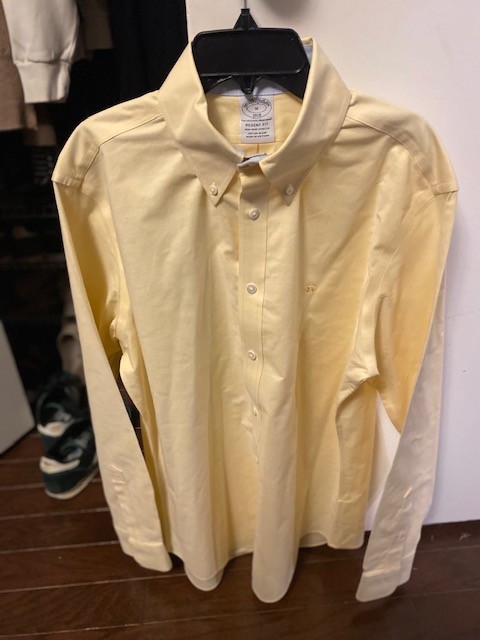 Brooks Brothers Regent Shirt Mens Medium M Yellow Button Up Oxford Logo