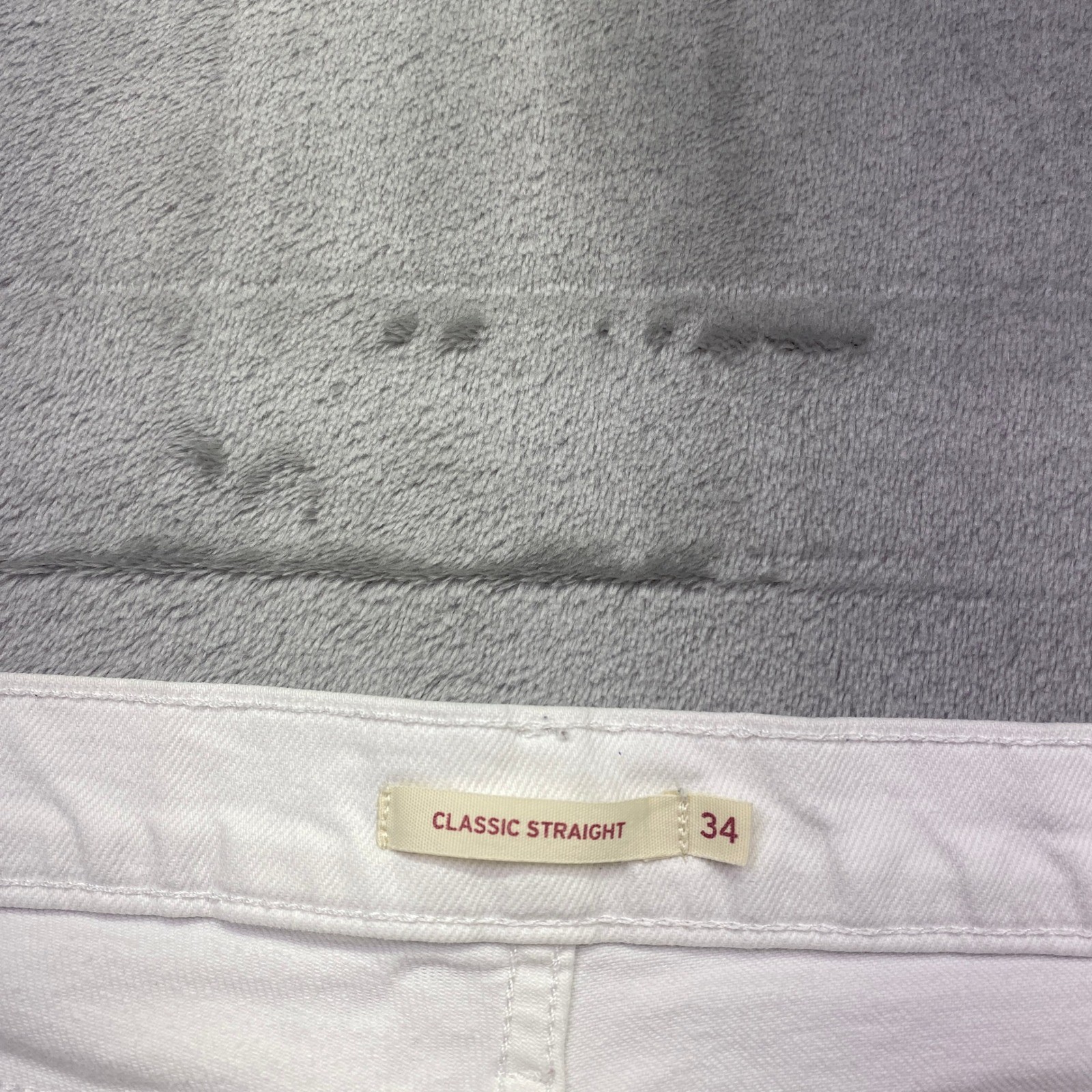 Levis Classic Straight Leg White Jeans Womens Size 34 Grunge Preppy Retro