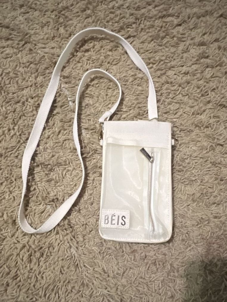 BEIS The Smartphone Crossbody Bag with Card Sleeve in Beige