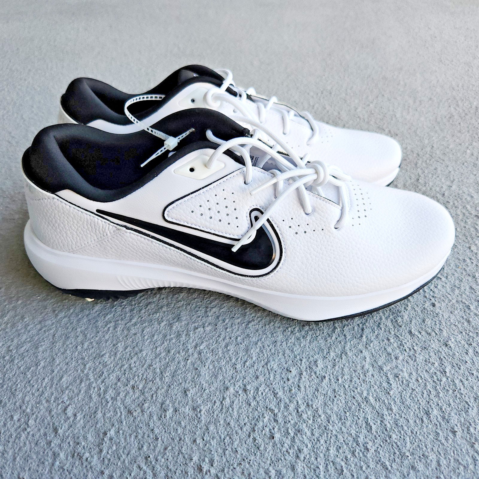 Nike Victory Pro 3 Wide Golf Sneakers White/Black DX9028-101 Size 12.5 US