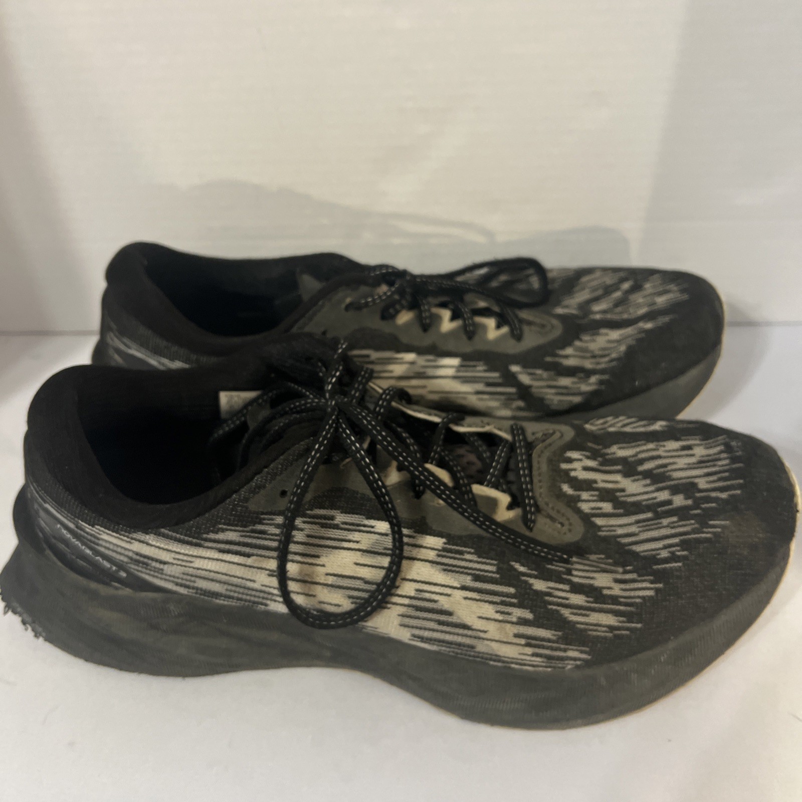 Asics Novablast 3 mens Size 12