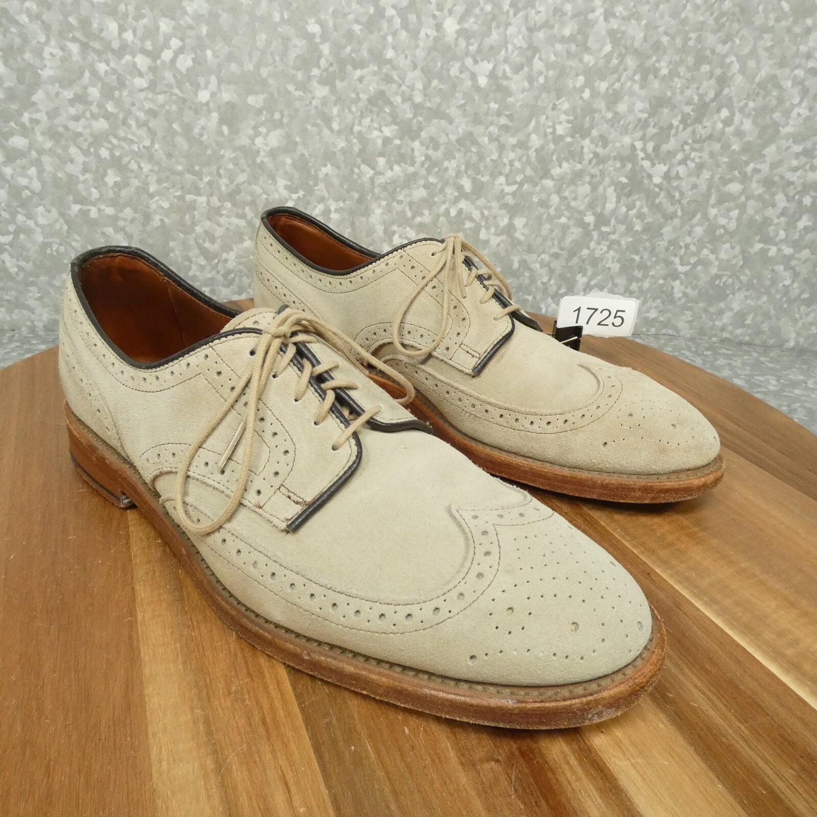 Allen Edmonds Player’s Shoe Mens 9B Beige Suede Wingtip Oxfords