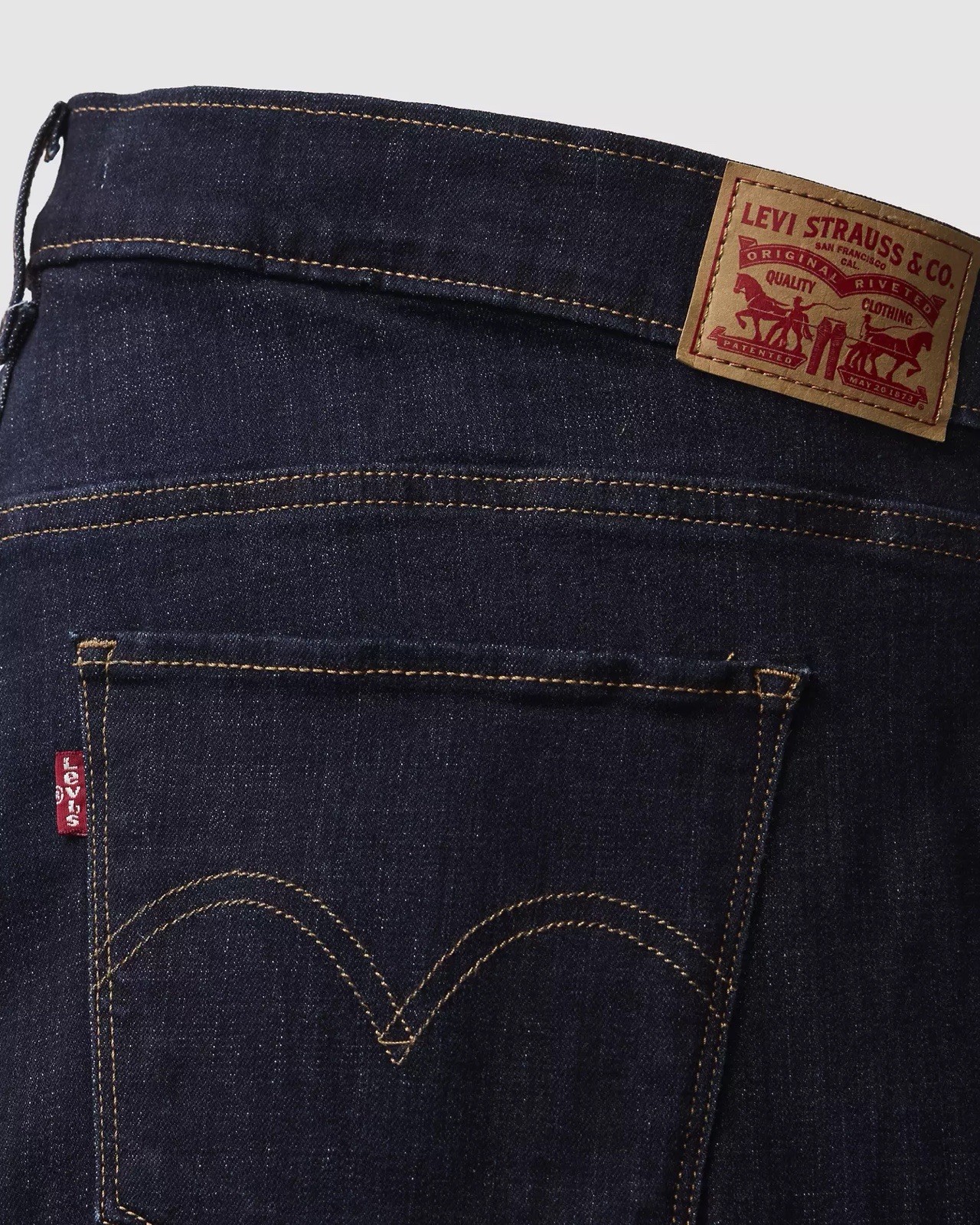 Levi’s Women’s Dark Wash Blue Denim Straight Leg Jeans Plus 28S W39 L30 Mid Rise