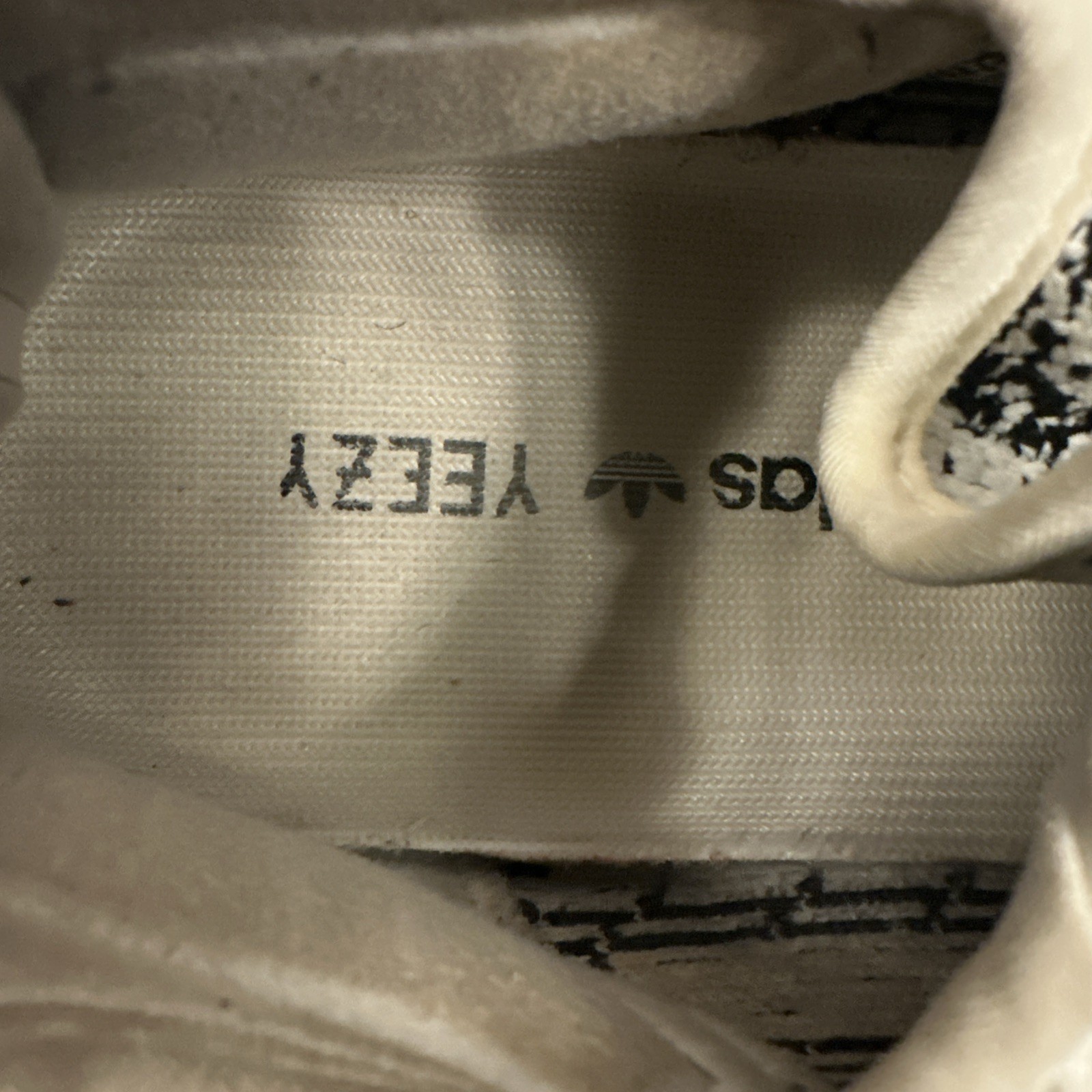 Adidas Yeezy Boost 350 V2 Low Zebra ( Size 9 ) V1