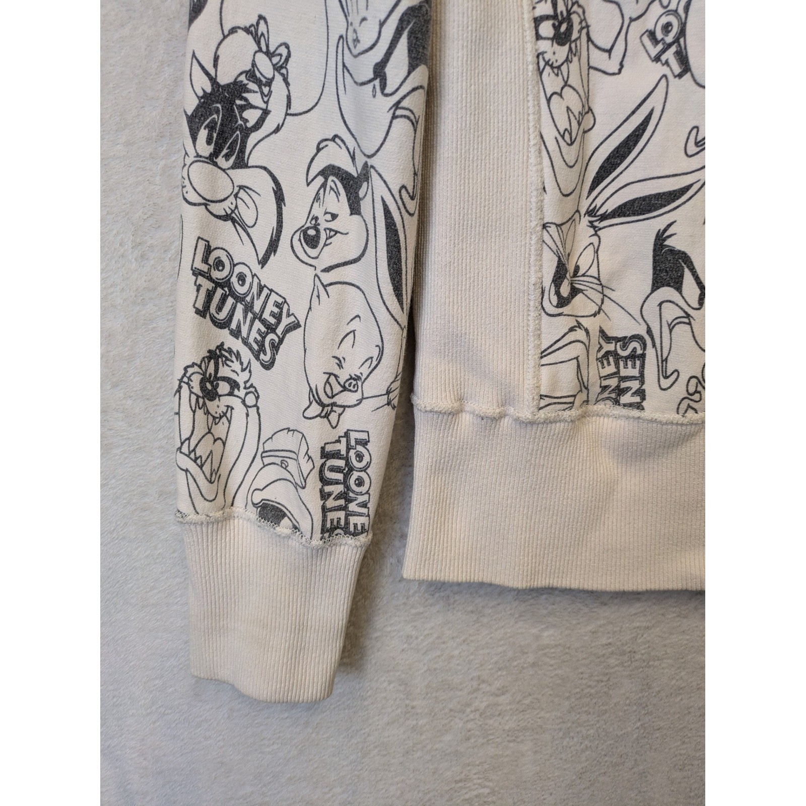 Champion Todd Snyder Sweatshirt Men’s Small Cream Looney Tunes All Over Print