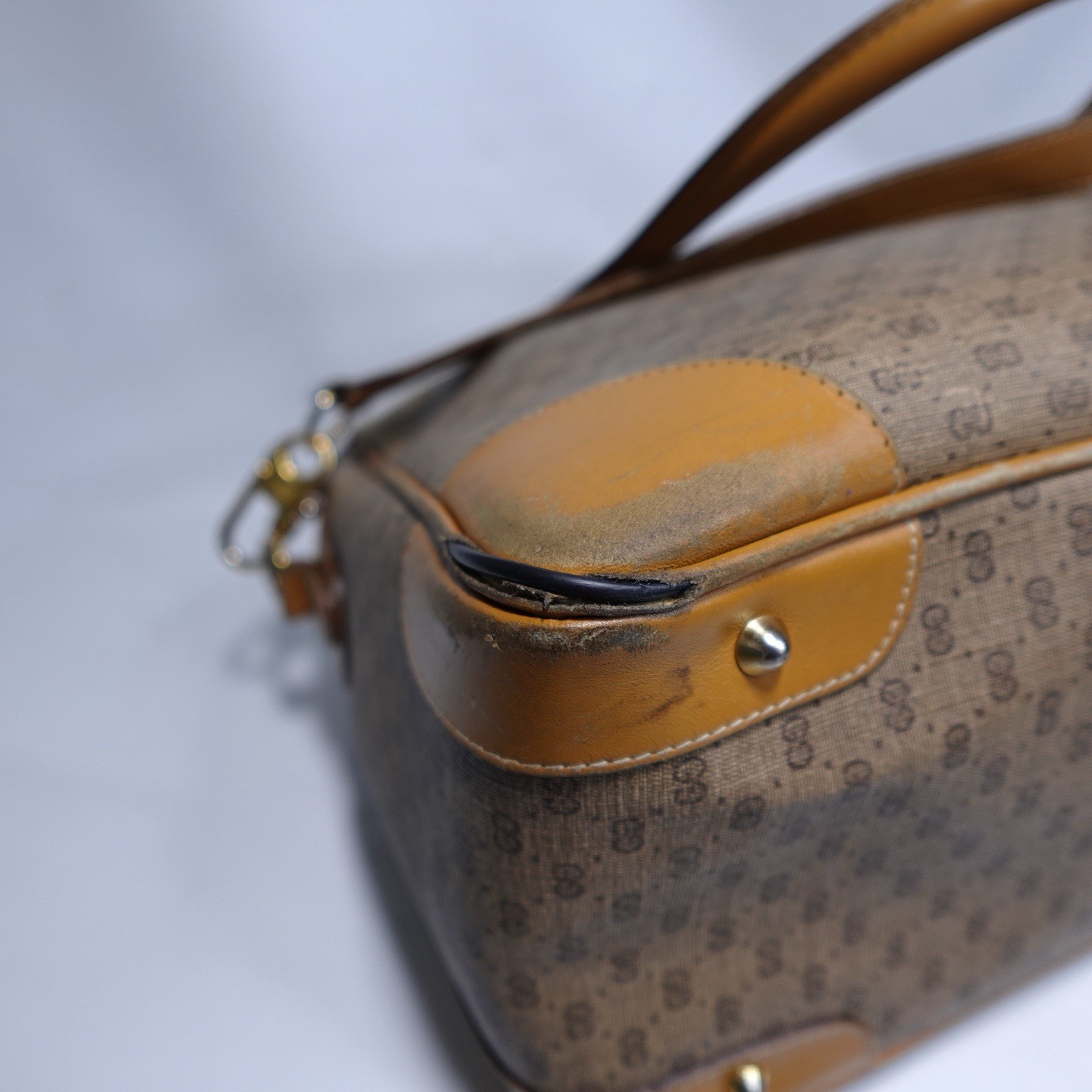 Vintage Gucci GG Supreme Monogram Boston Bag Tan Leather Italy Need Light Repair