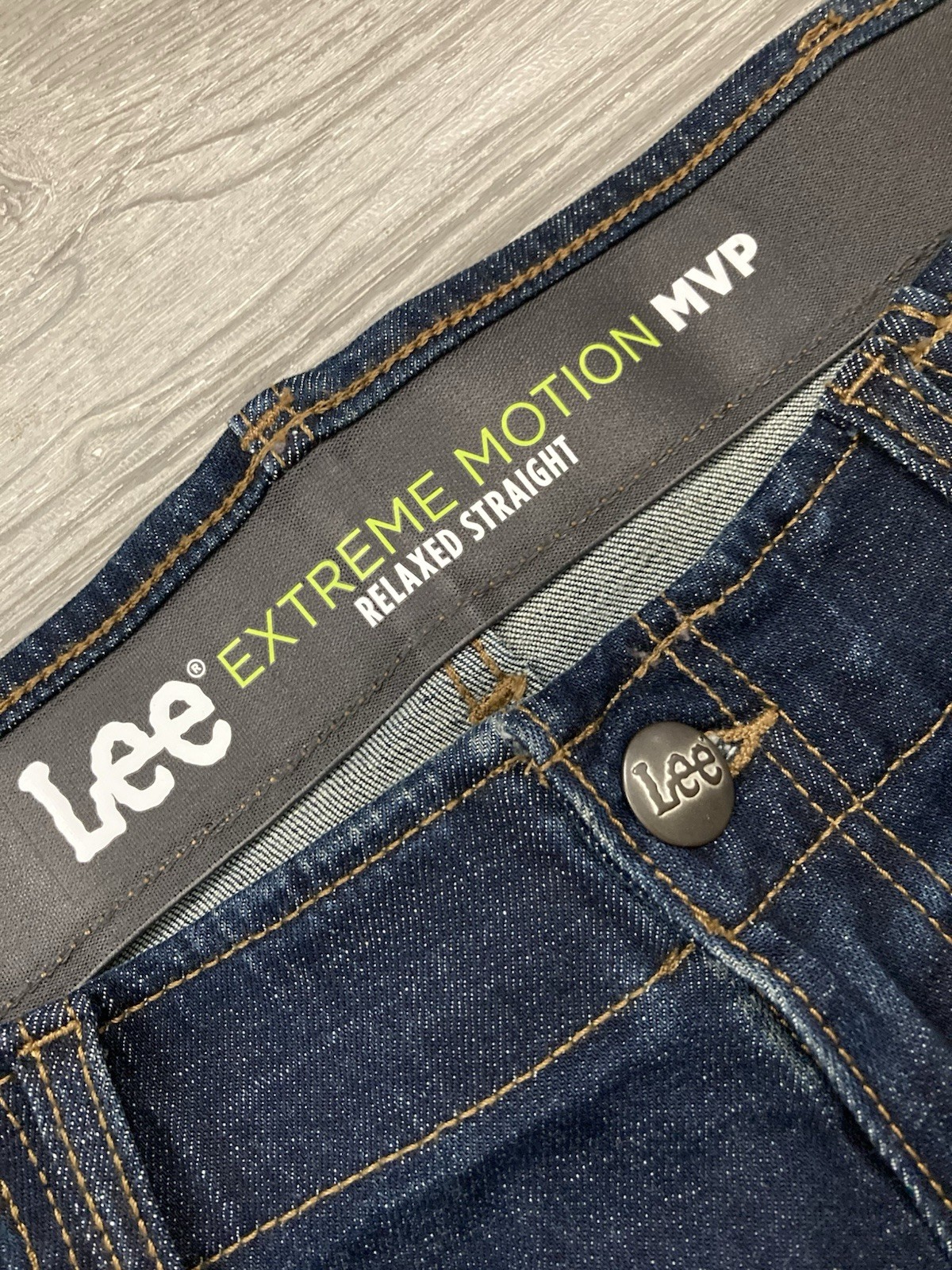 Lee Extreme Motion MVP Relaxed Straight Jeans Mens 38×30