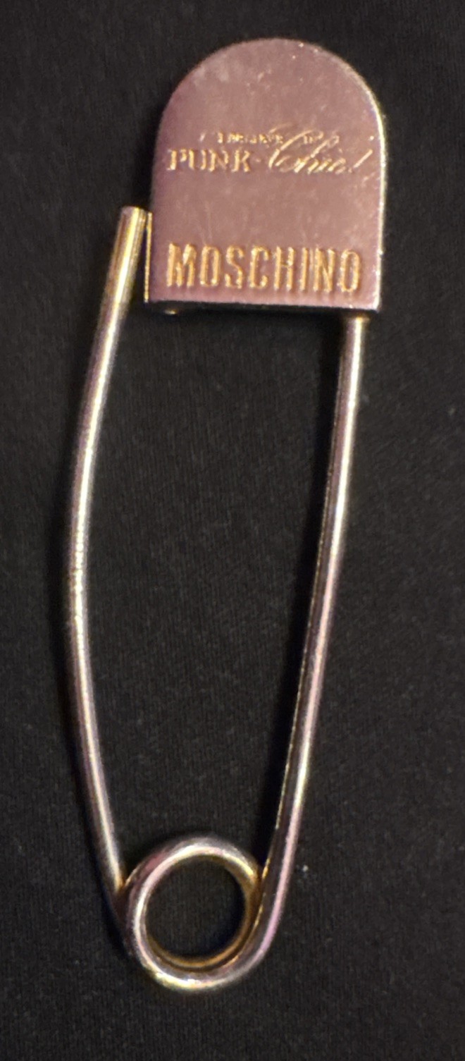 VTG Moschino Punk Chic Safety Pin Charm Keychain, Redwall Italy, 1×4” Y2K 80’s