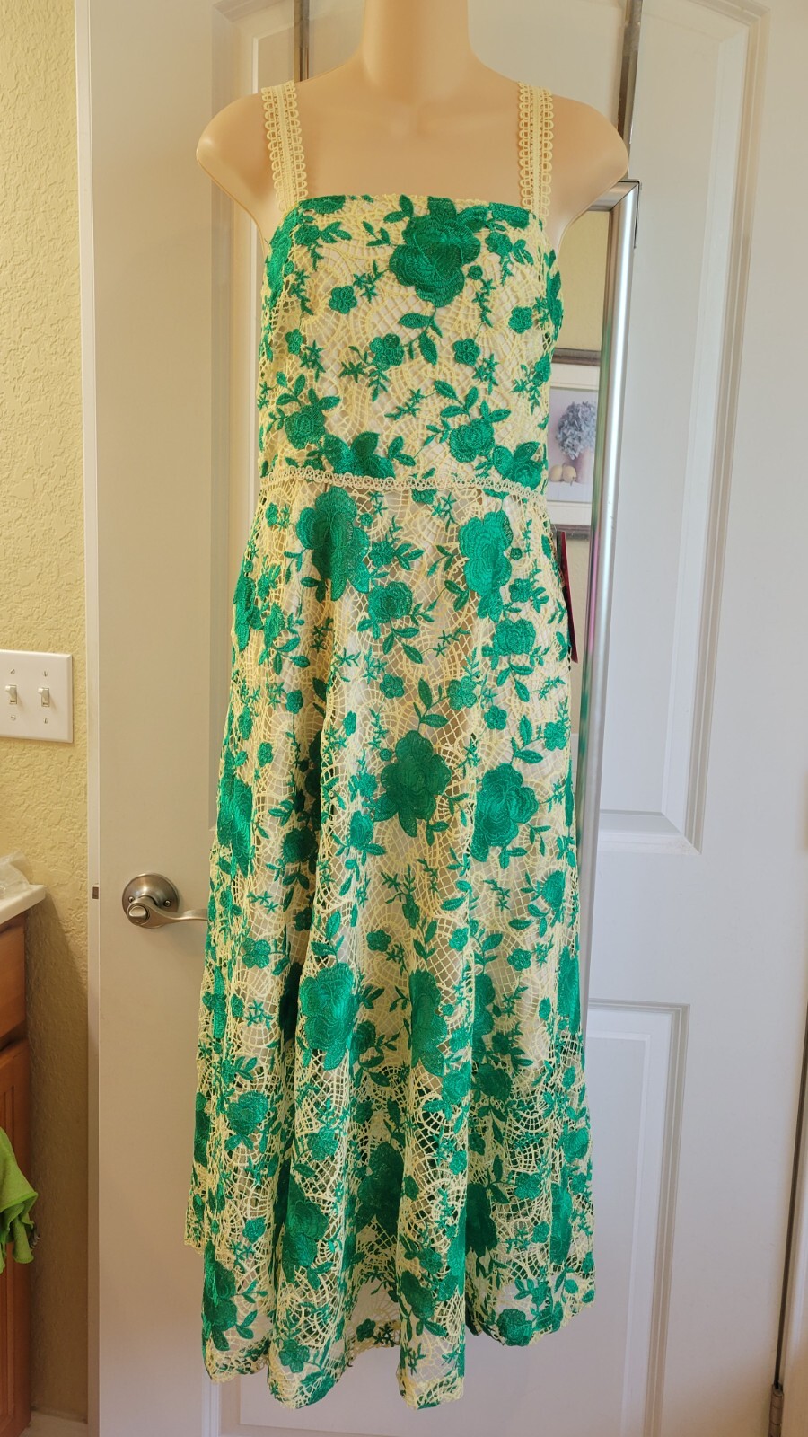 Dillards Alex Marie green/cream crochet midi dress sz 4 NWT