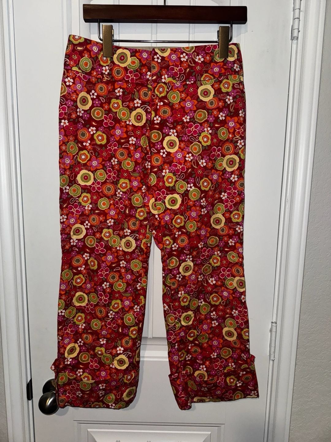 Y2k Central Falls Vintage Retro Floral Capris with Button Cuffs funky dopamine