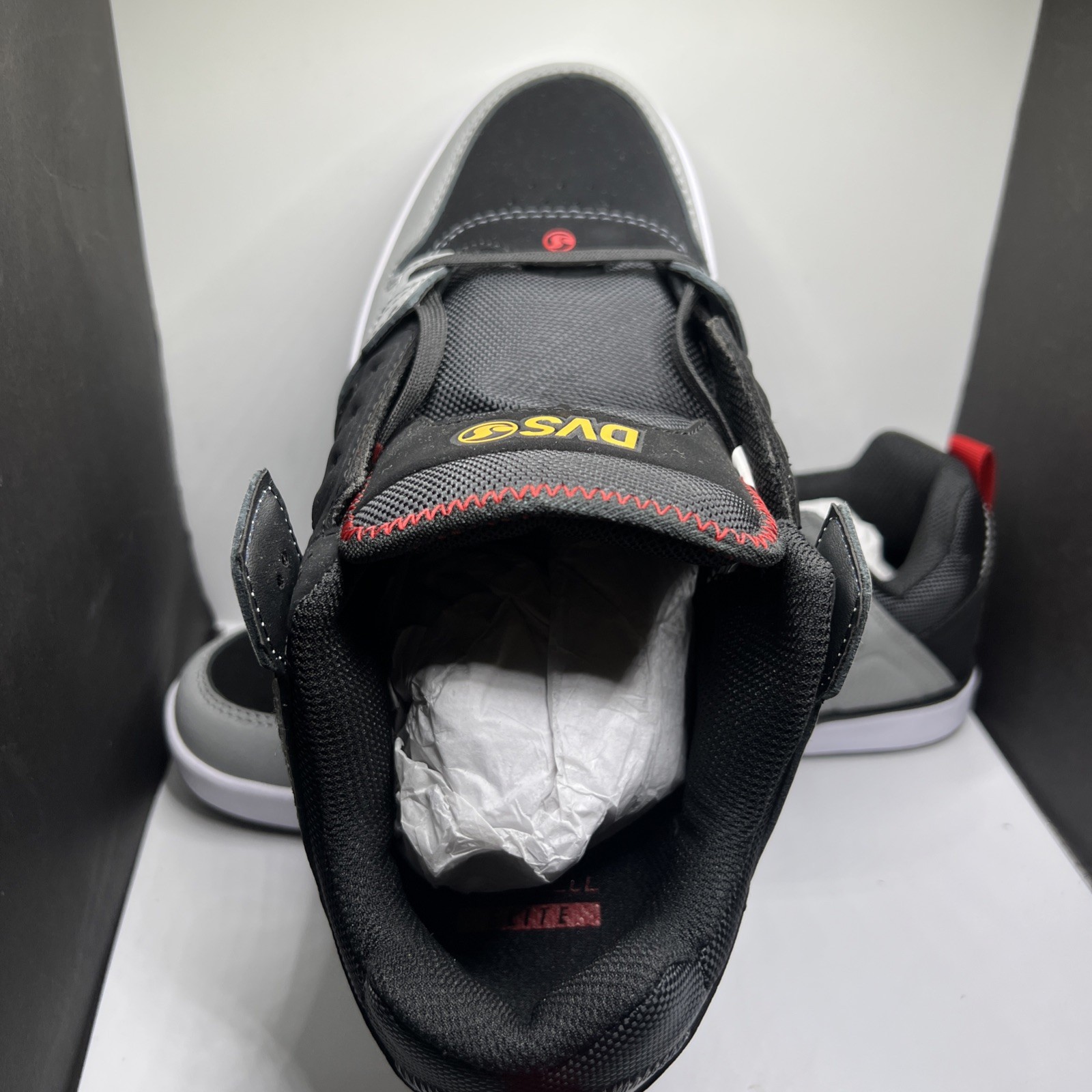 Mens DVS Comanche Skate Shoe Black Charcoal Gold Size 9.5