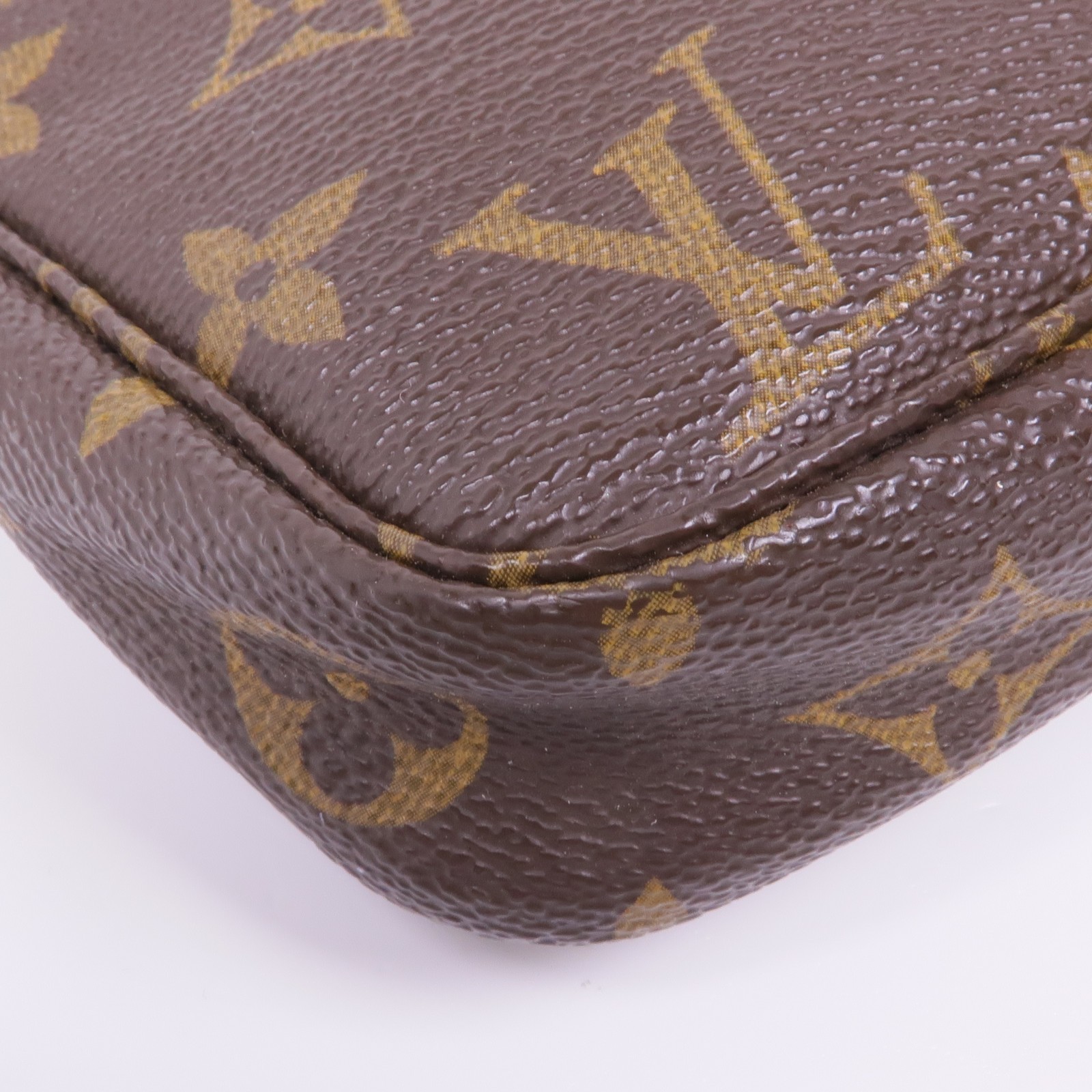 LOUIS VUITTON LV GHW Pochette Accessoires Pouch Handbag M51980 Monogram Brown