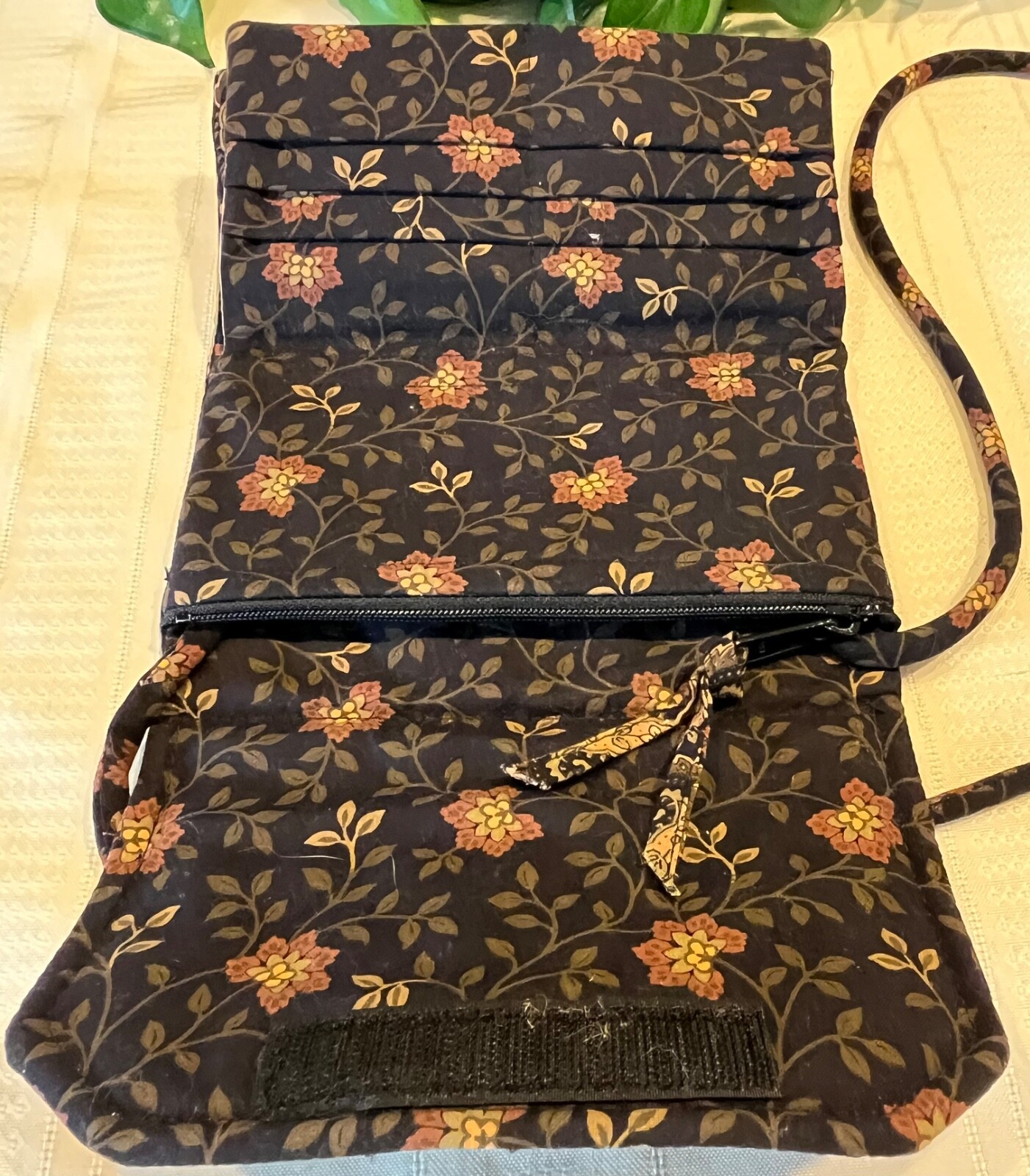 Vera Bradley Vintage Crossbody Organizer Black Walnut Wallet with Strap 1999 US