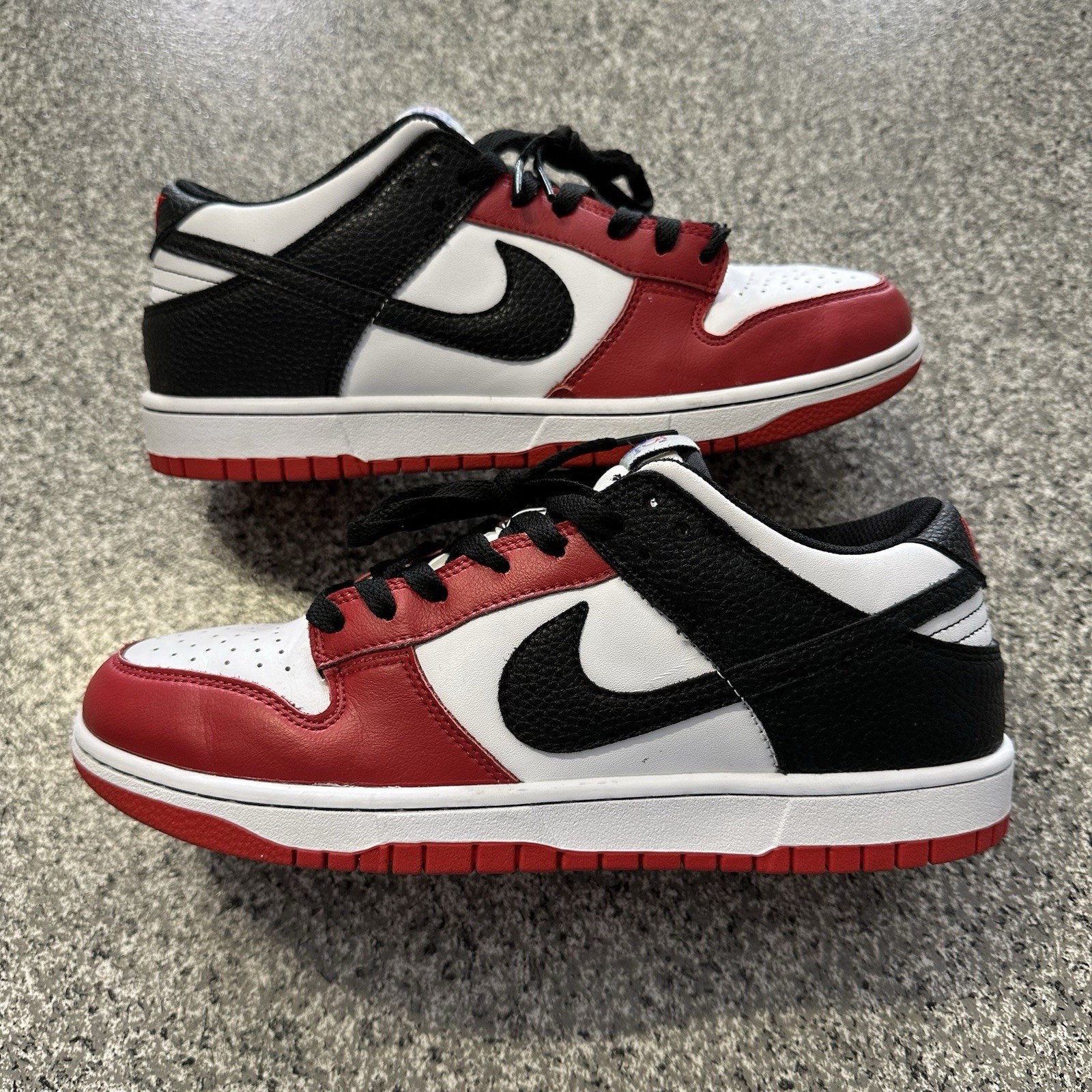 Nike Dunk Low EMB NBA 75th Anniversary Mens 8 Bred Chicago Bulls DD3363-100