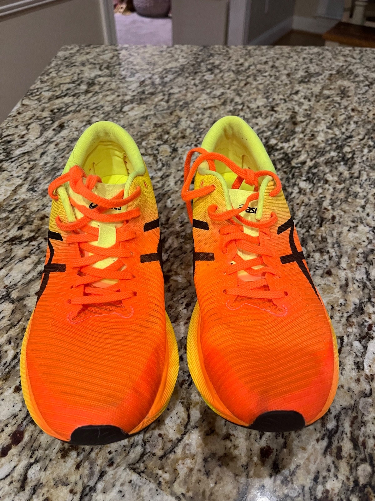 Size 9.5W – ASICS Metaspeed Edge – 41.5 EU- carbon marathon shoe